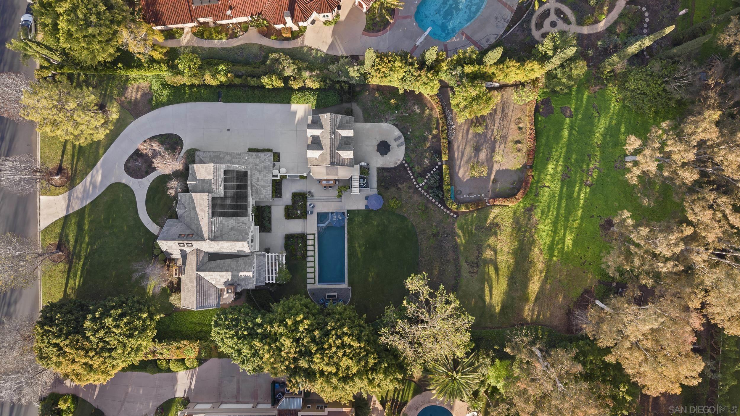 Detail Gallery Image 41 of 57 For 17307  Calle Mayor, Rancho Santa Fe,  CA 92067 - 6 Beds | 5/1 Baths