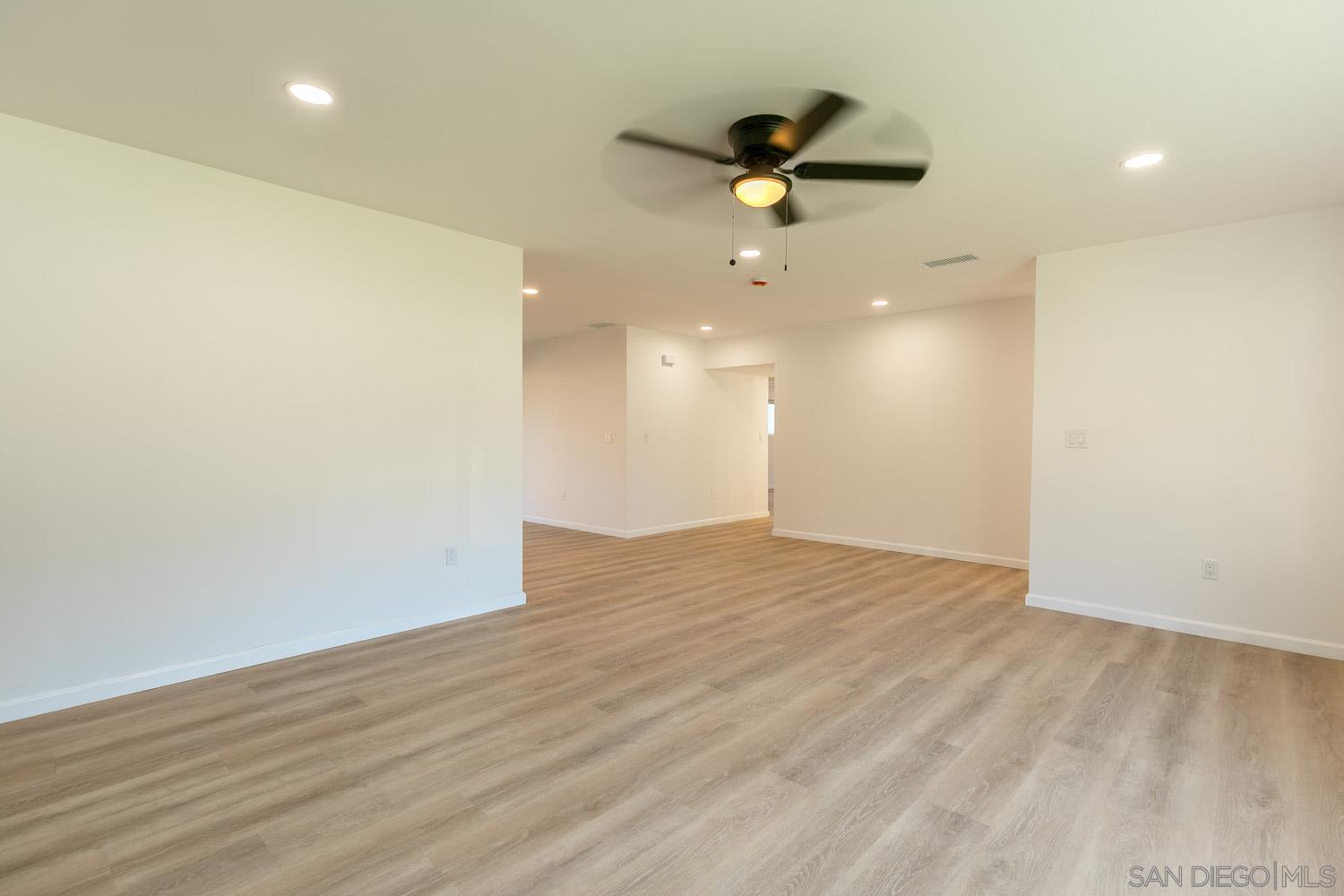 Detail Gallery Image 7 of 28 For 279  Coralwood Ct, Chula Vista,  CA 91910 - – Beds | – Baths