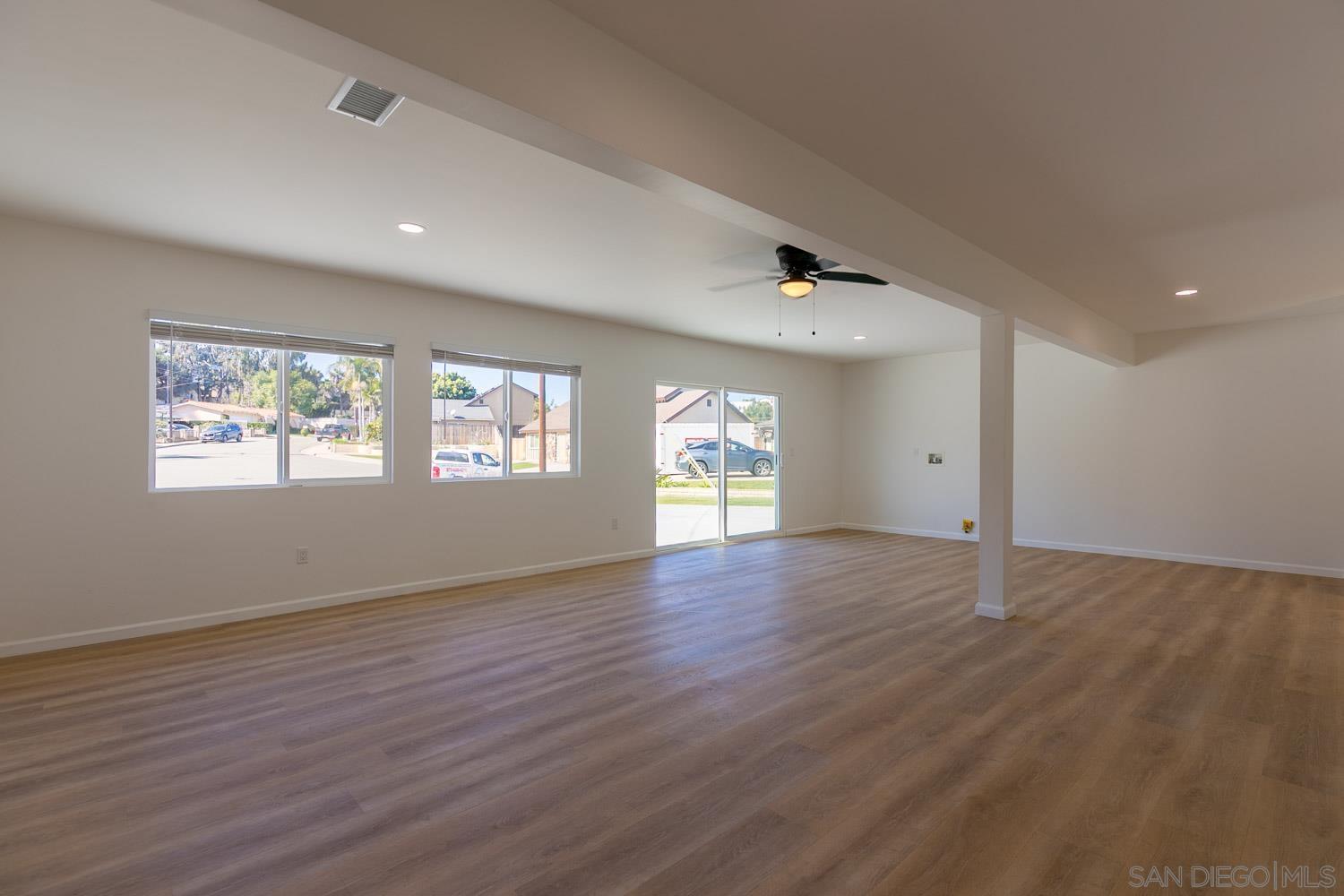 Detail Gallery Image 9 of 28 For 279  Coralwood Ct, Chula Vista,  CA 91910 - – Beds | – Baths