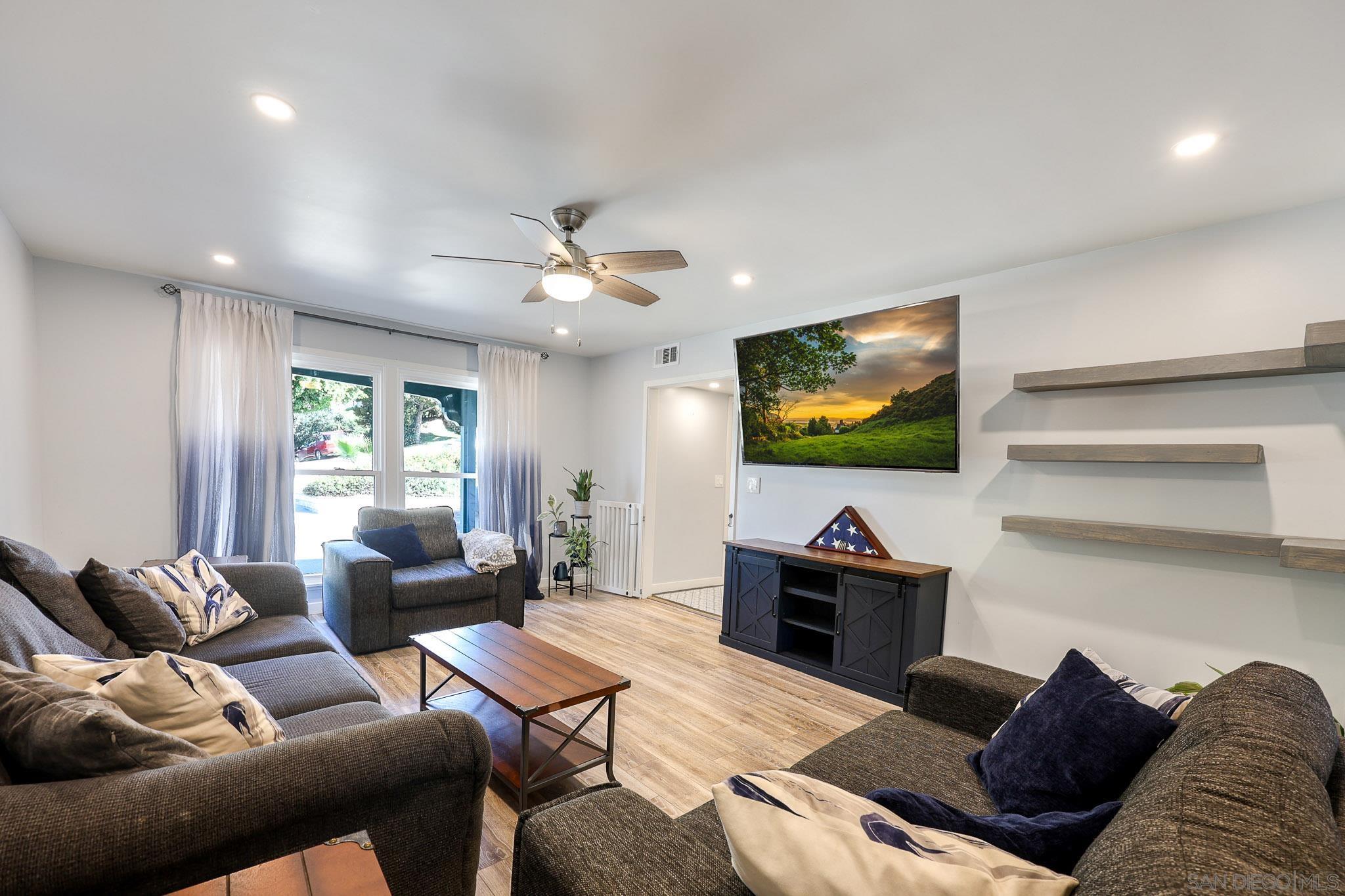 Detail Gallery Image 9 of 49 For 7923  Cinthia St, La Mesa,  CA 91941 - 5 Beds | 3 Baths