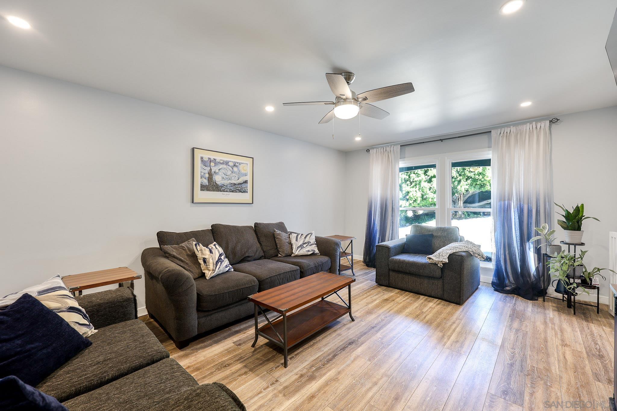 Detail Gallery Image 10 of 49 For 7923  Cinthia St, La Mesa,  CA 91941 - 5 Beds | 3 Baths