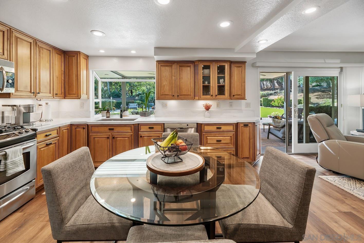 Detail Gallery Image 6 of 67 For 14922  Derringer Rd., Poway,  CA 92064 - 5 Beds | 2/1 Baths