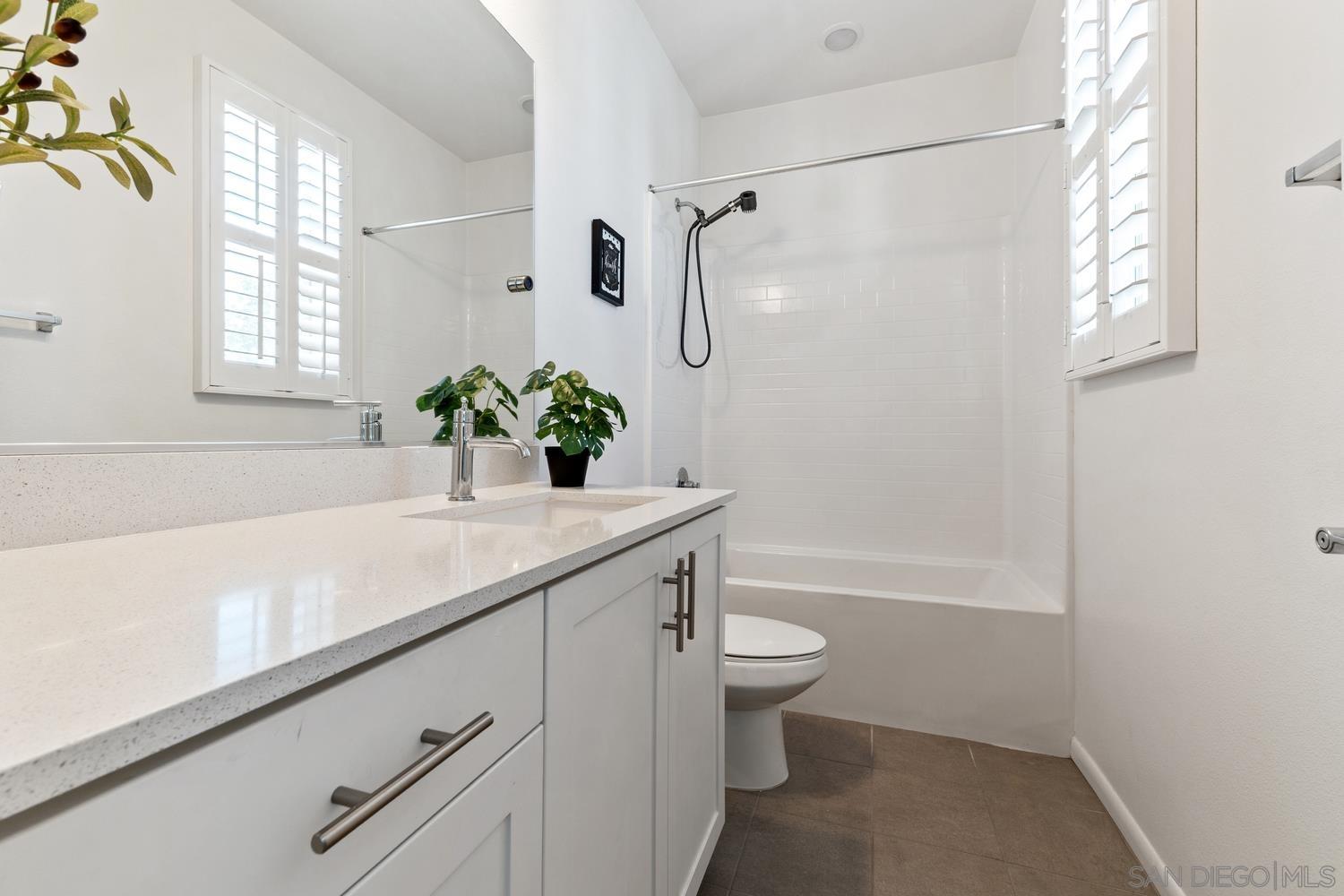 Detail Gallery Image 35 of 70 For 2328  Columba Gln, Escondido,  CA 92025 - 2 Beds | 2/1 Baths