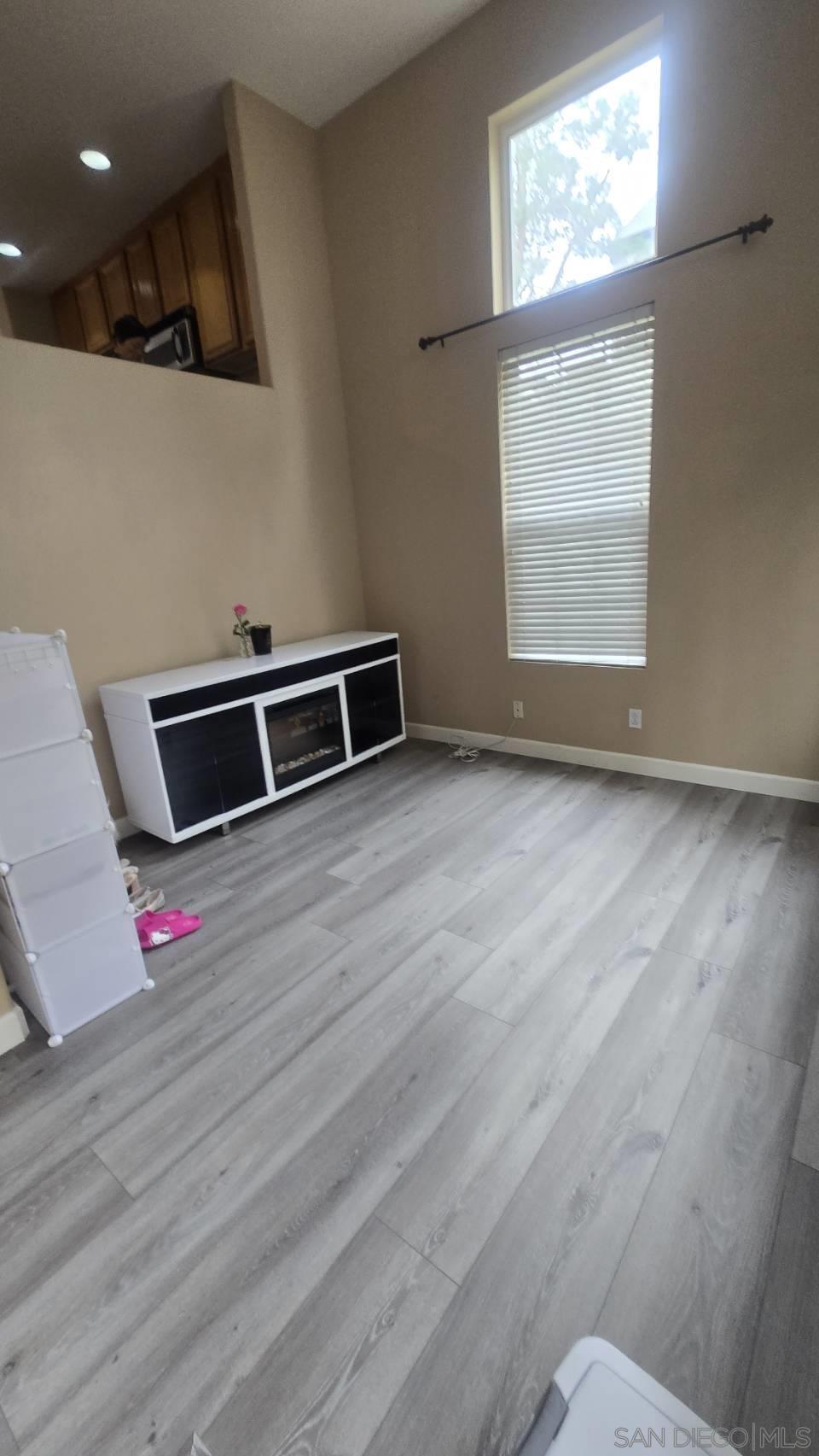 Detail Gallery Image 16 of 35 For Mykonos Ln, San Diego,  CA 92130 - 2 Beds | 2/1 Baths