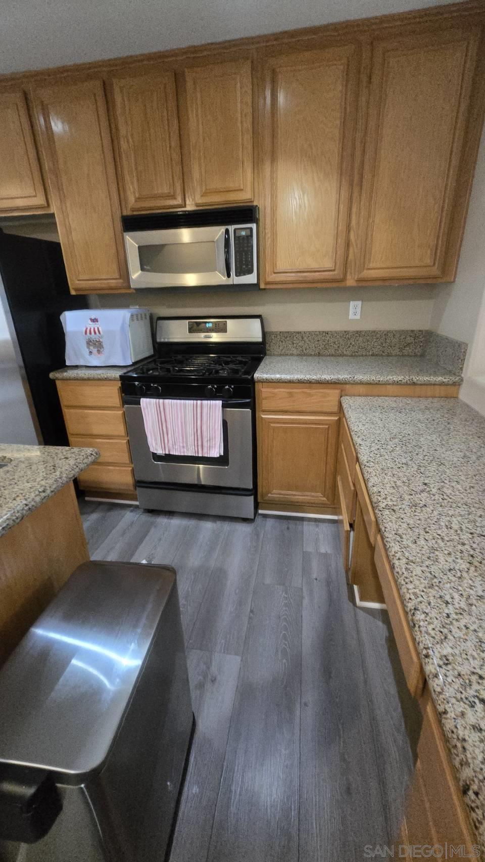 Detail Gallery Image 19 of 35 For Mykonos Ln, San Diego,  CA 92130 - 2 Beds | 2/1 Baths