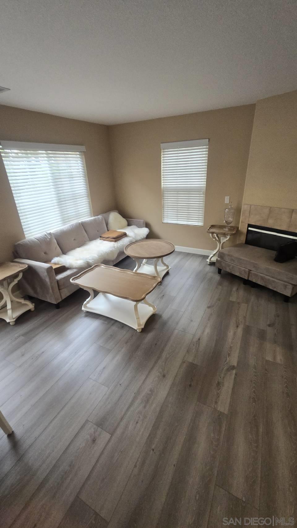 Detail Gallery Image 20 of 35 For Mykonos Ln, San Diego,  CA 92130 - 2 Beds | 2/1 Baths