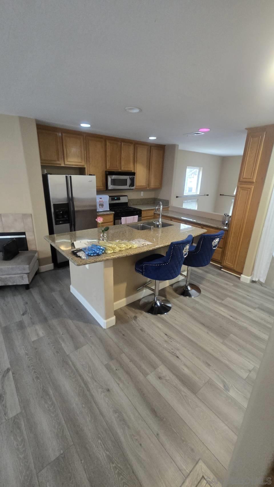 Detail Gallery Image 21 of 35 For Mykonos Ln, San Diego,  CA 92130 - 2 Beds | 2/1 Baths