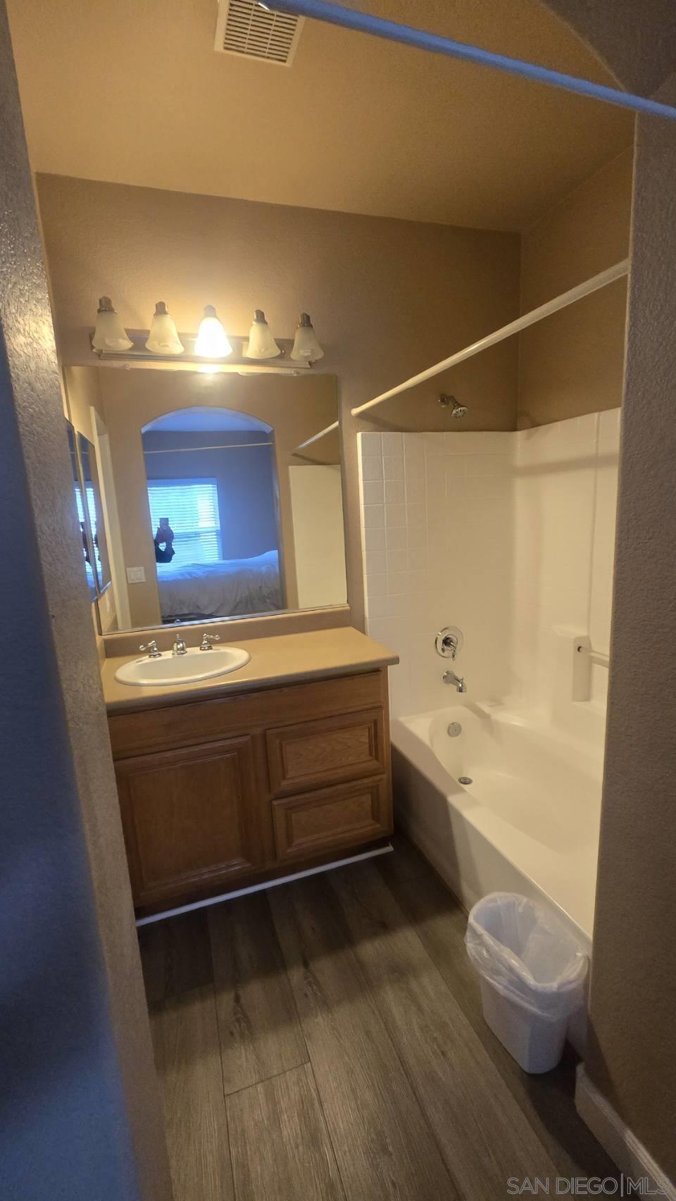 Detail Gallery Image 30 of 35 For Mykonos Ln, San Diego,  CA 92130 - 2 Beds | 2/1 Baths