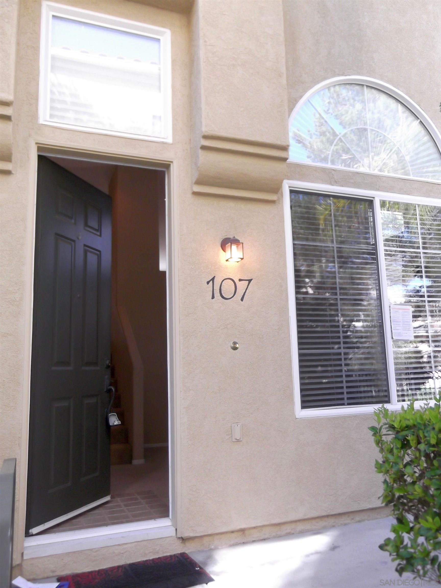 Detail Gallery Image 5 of 35 For Mykonos Ln, San Diego,  CA 92130 - 2 Beds | 2/1 Baths