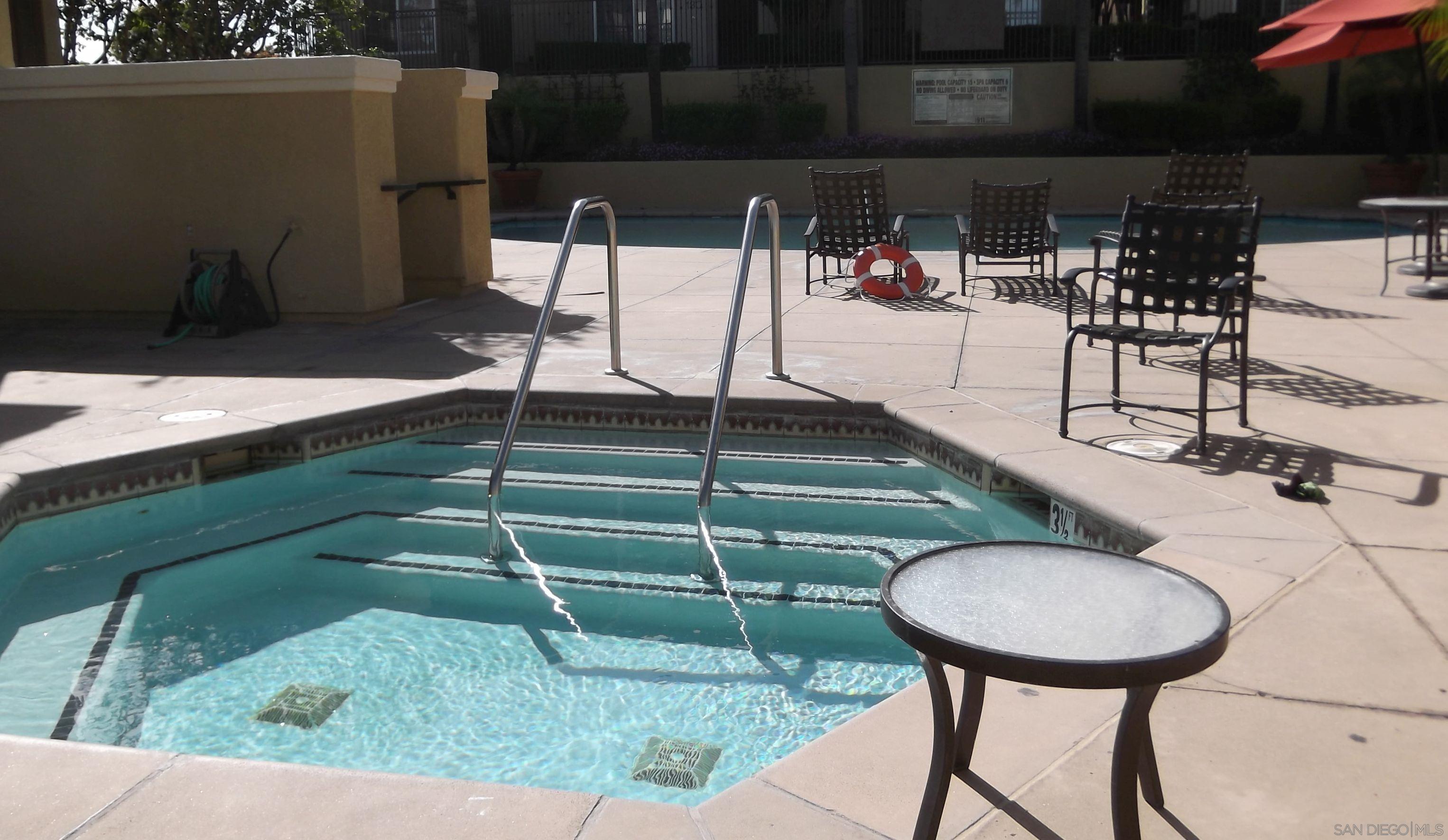 Detail Gallery Image 10 of 35 For Mykonos Ln, San Diego,  CA 92130 - 2 Beds | 2/1 Baths