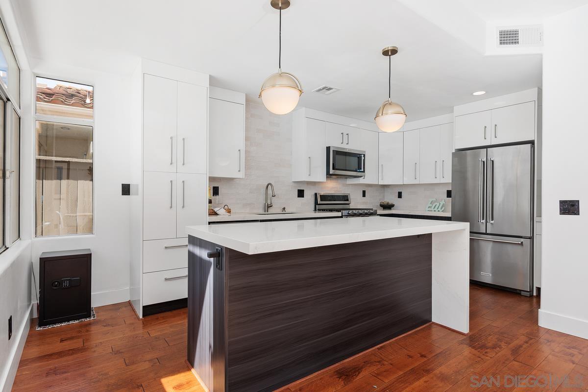 Detail Gallery Image 12 of 34 For 1607  via Otano, Oceanside,  CA 92056 - 4 Beds | 2/1 Baths