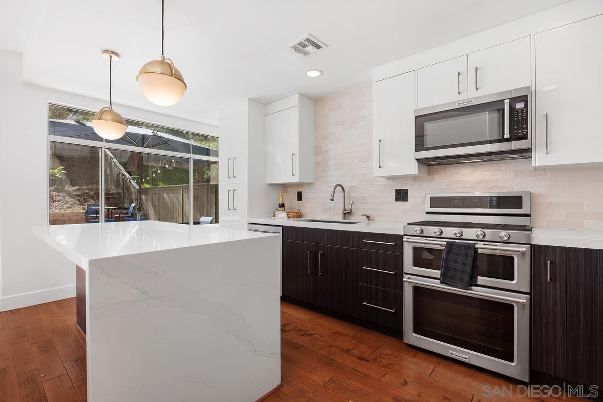 Detail Gallery Image 14 of 34 For 1607  via Otano, Oceanside,  CA 92056 - 4 Beds | 2/1 Baths