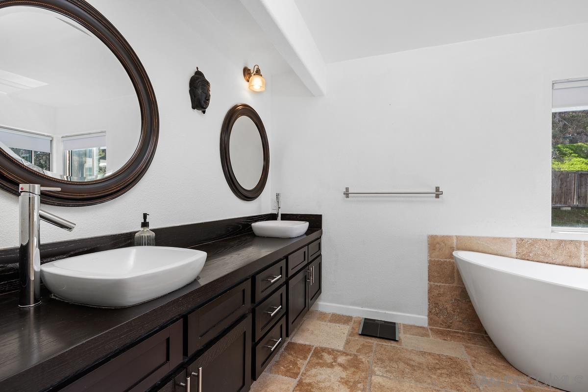 Detail Gallery Image 21 of 34 For 1607  via Otano, Oceanside,  CA 92056 - 4 Beds | 2/1 Baths