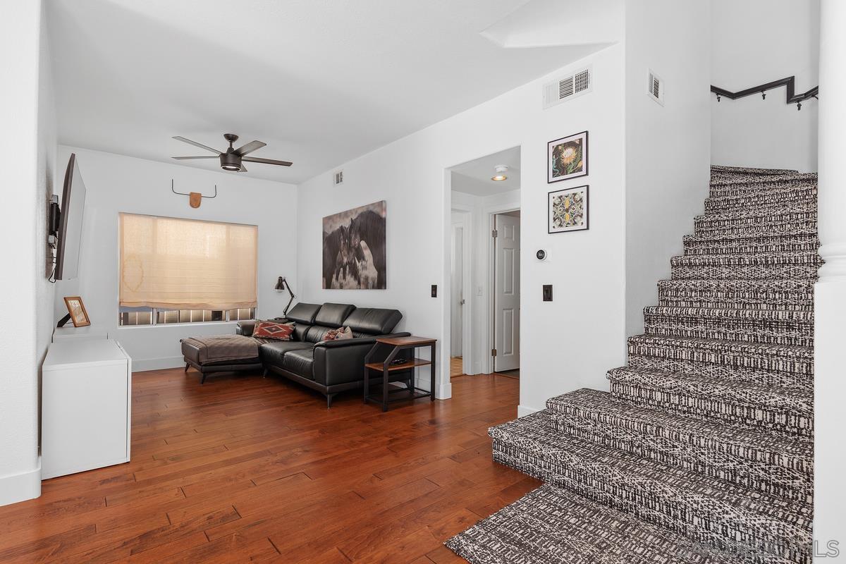 Detail Gallery Image 7 of 34 For 1607  via Otano, Oceanside,  CA 92056 - 4 Beds | 2/1 Baths