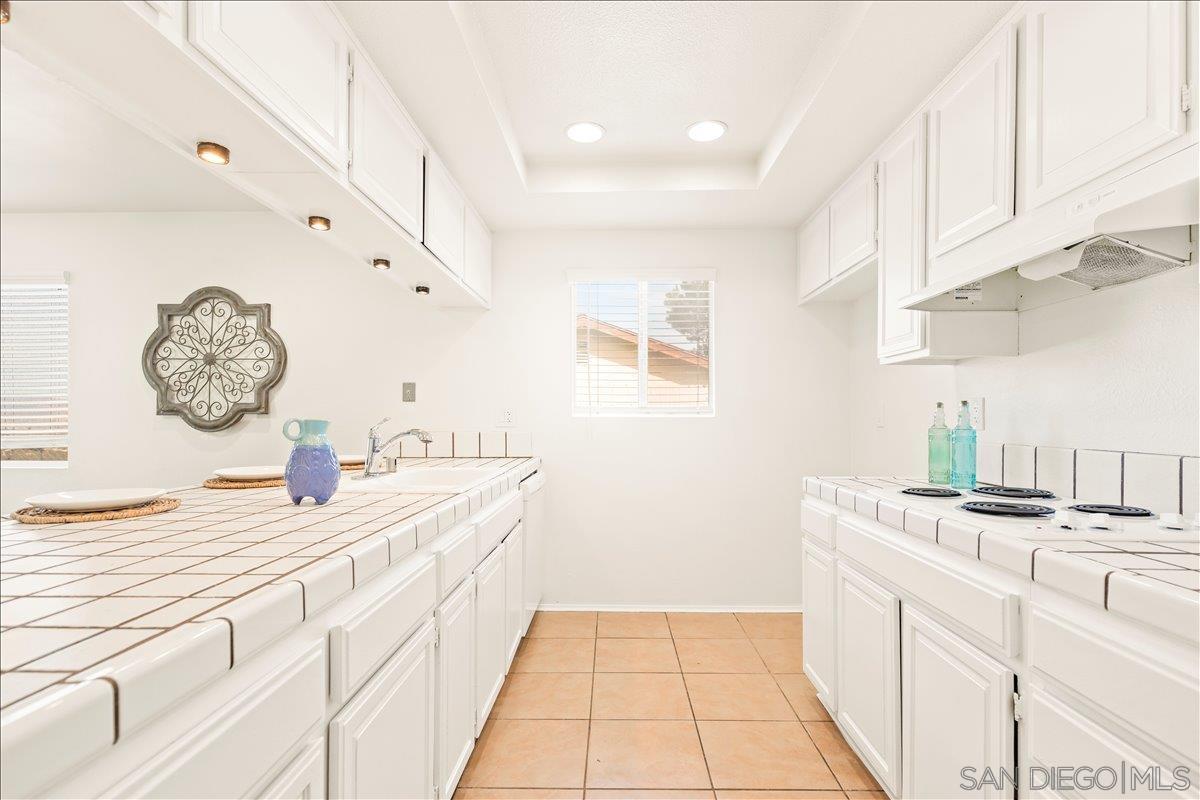 Detail Gallery Image 13 of 47 For 12448  Ridgeton Dr, Lakeside,  CA 92040 - 3 Beds | 2 Baths