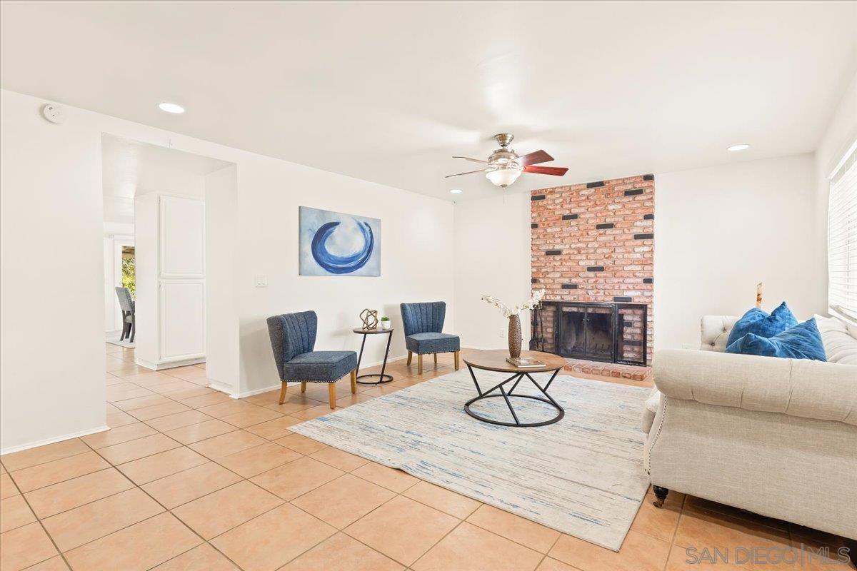 Detail Gallery Image 10 of 47 For 12448  Ridgeton Dr, Lakeside,  CA 92040 - 3 Beds | 2 Baths