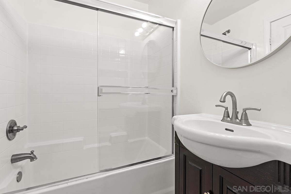 Detail Gallery Image 14 of 35 For 5252  Balboa Arms  #120,  San Diego,  CA 92117 - 2 Beds | 2 Baths