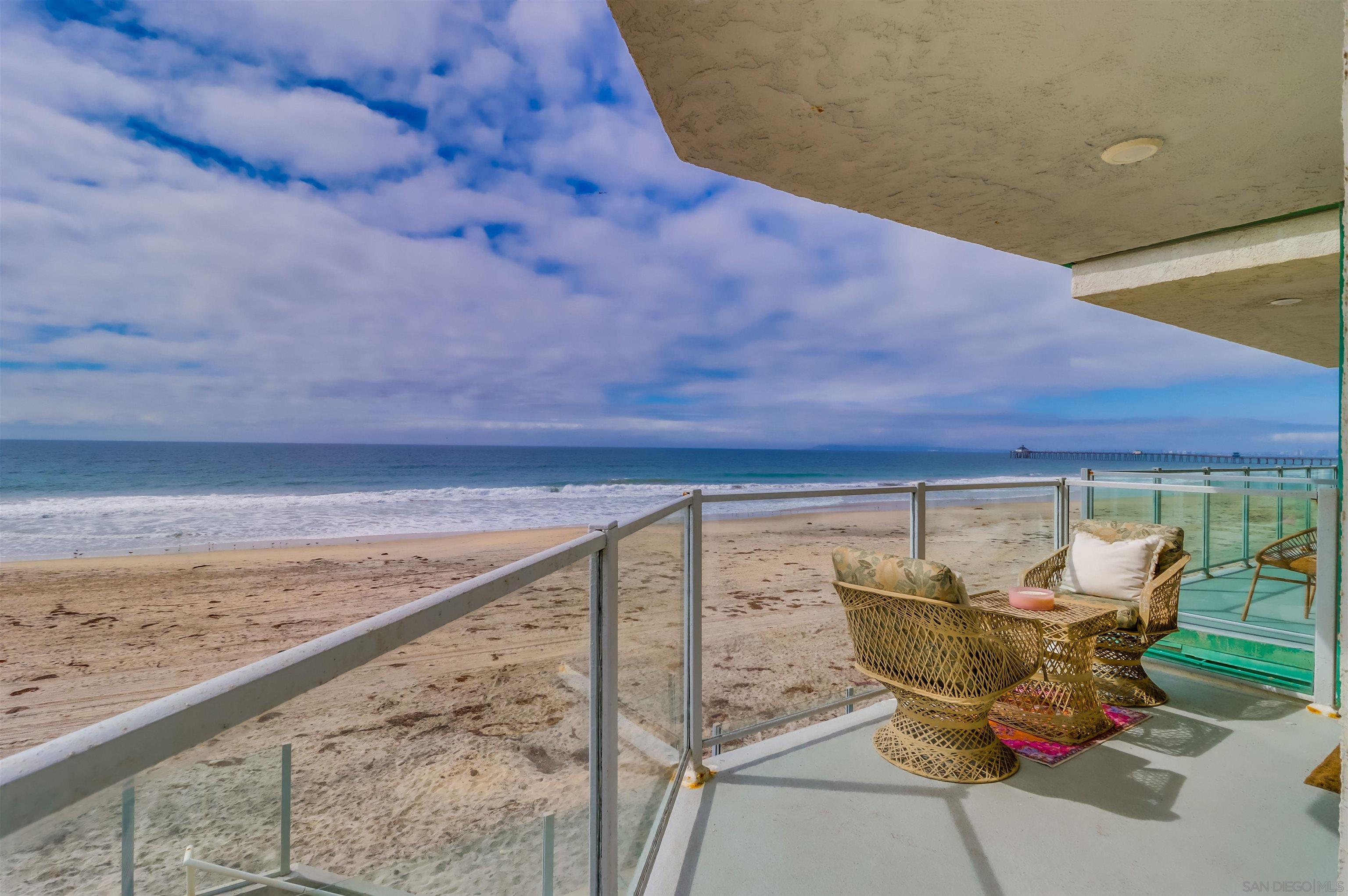 Detail Gallery Image 2 of 49 For 1362  Seacoast Dr  #F,  Imperial Beach,  CA 91932 - 3 Beds | 2/1 Baths