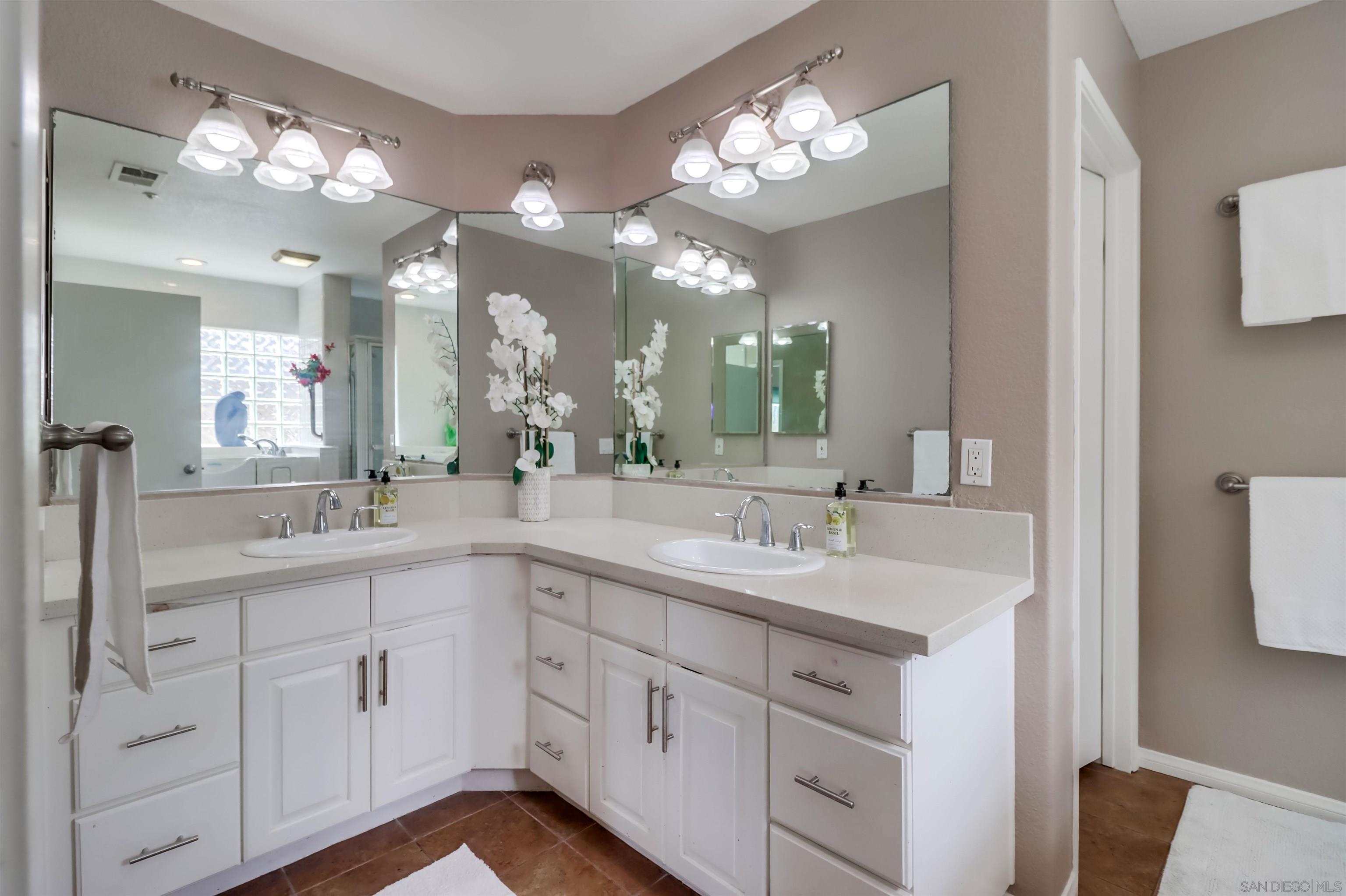 Detail Gallery Image 17 of 49 For 1362  Seacoast Dr  #F,  Imperial Beach,  CA 91932 - 3 Beds | 2/1 Baths