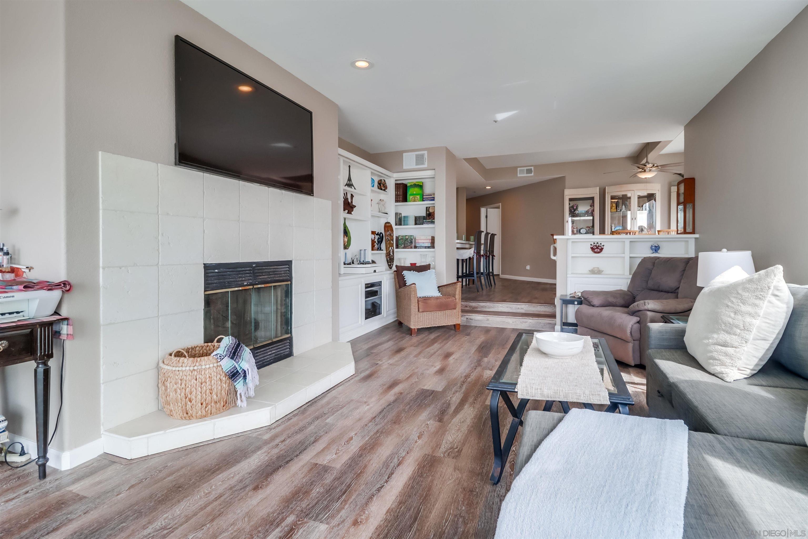 Detail Gallery Image 5 of 49 For 1362  Seacoast Dr  #F,  Imperial Beach,  CA 91932 - 3 Beds | 2/1 Baths