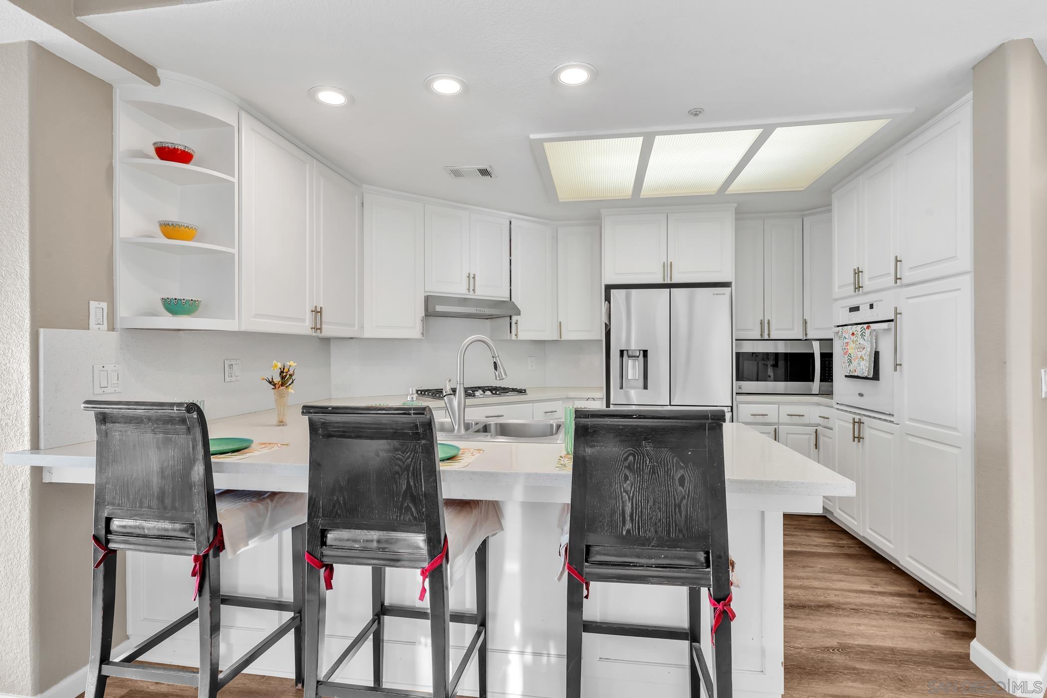 Detail Gallery Image 9 of 49 For 1362  Seacoast Dr  #F,  Imperial Beach,  CA 91932 - 3 Beds | 2/1 Baths