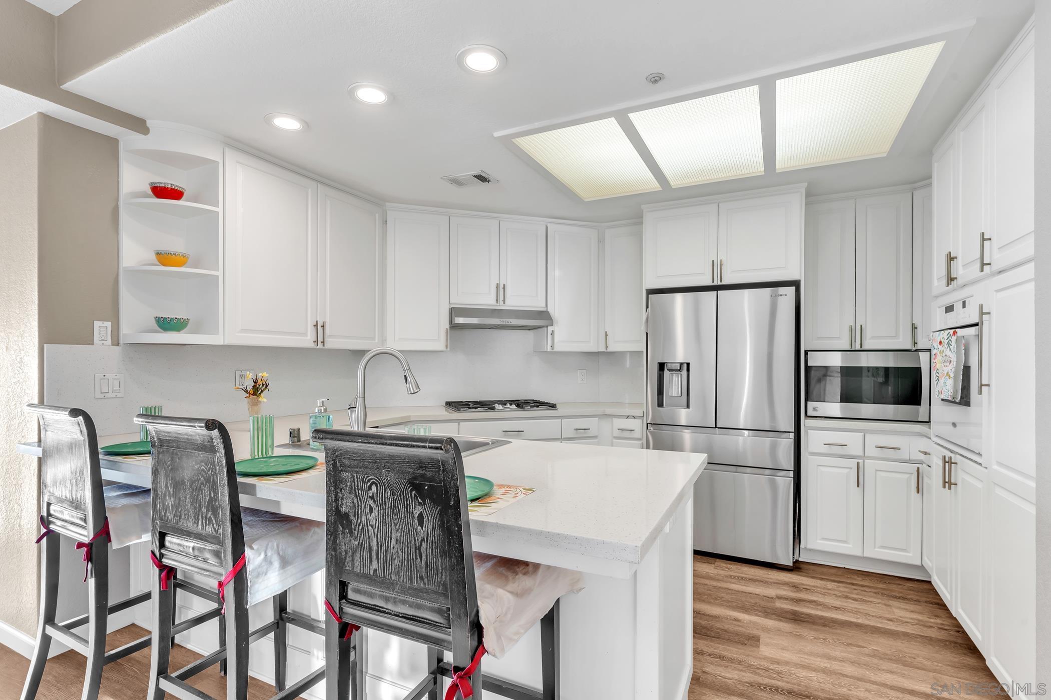 Detail Gallery Image 10 of 49 For 1362  Seacoast Dr  #F,  Imperial Beach,  CA 91932 - 3 Beds | 2/1 Baths