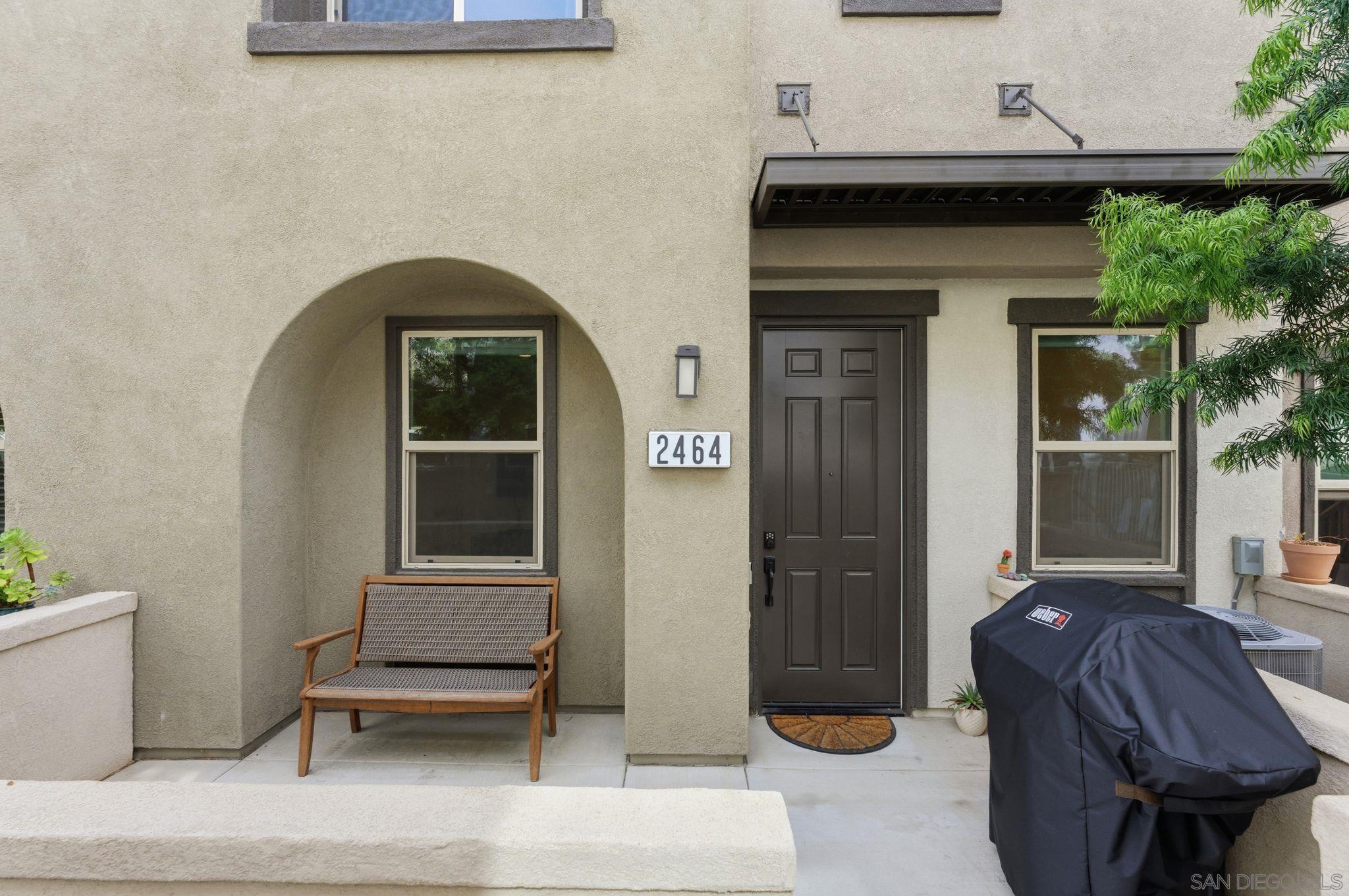 Detail Gallery Image 2 of 45 For 2464  Solara Lane, Vista,  CA 92081 - 3 Beds | 2/1 Baths