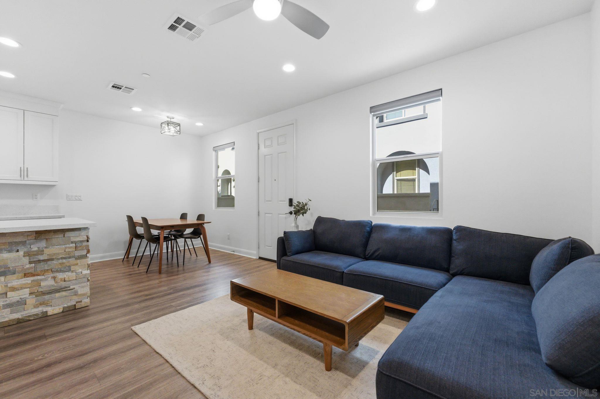 Detail Gallery Image 12 of 45 For 2464  Solara Lane, Vista,  CA 92081 - 3 Beds | 2/1 Baths