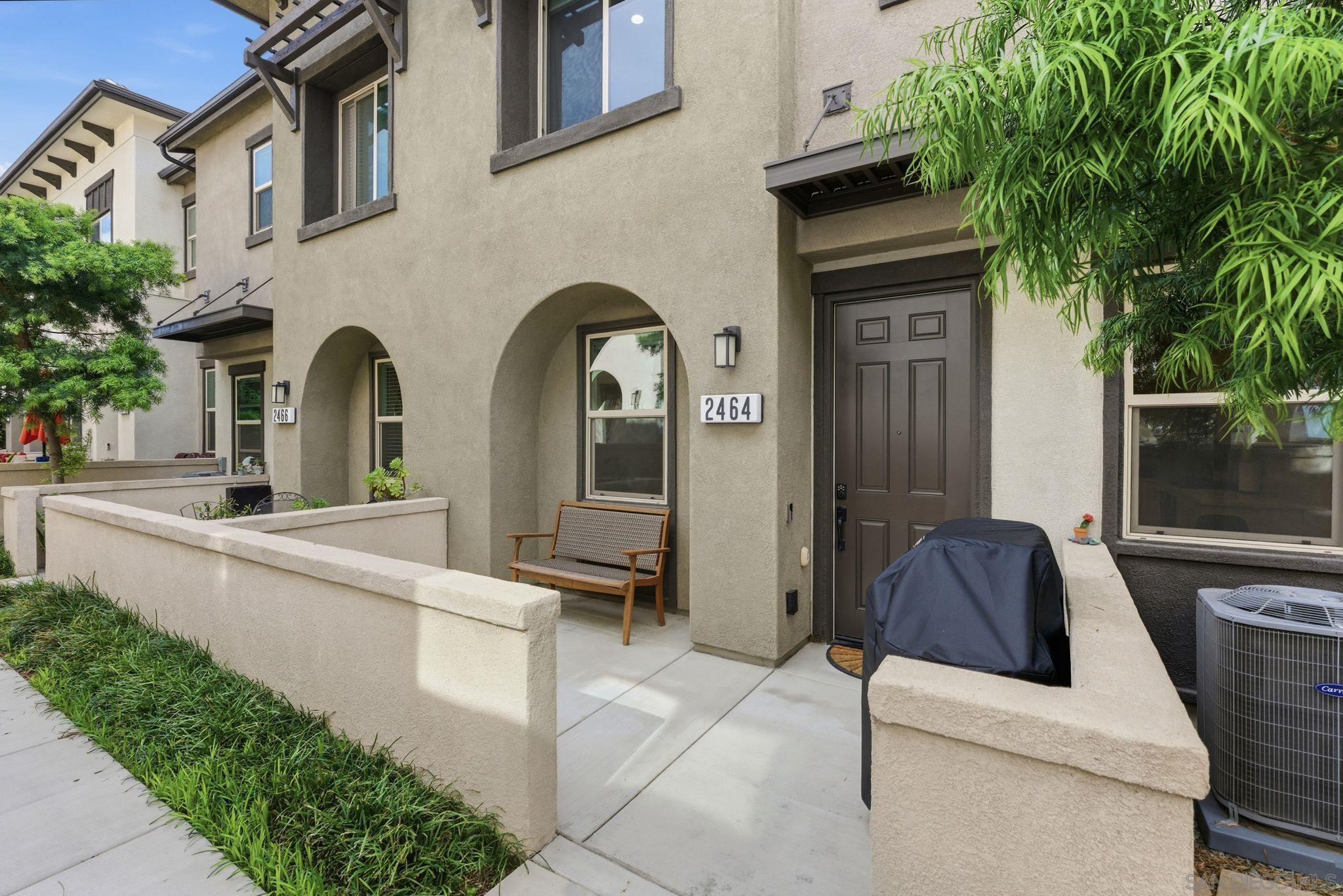 Detail Gallery Image 3 of 45 For 2464  Solara Lane, Vista,  CA 92081 - 3 Beds | 2/1 Baths