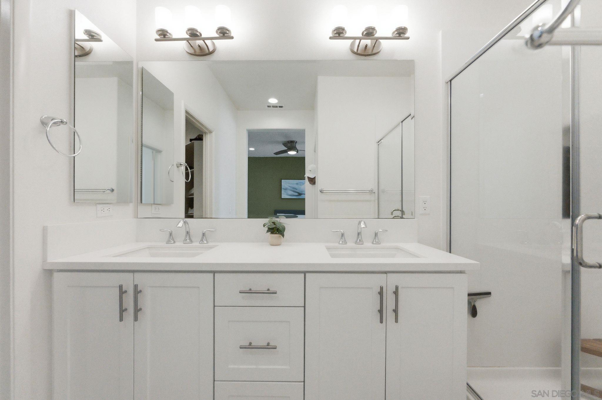 Detail Gallery Image 23 of 45 For 2464  Solara Lane, Vista,  CA 92081 - 3 Beds | 2/1 Baths