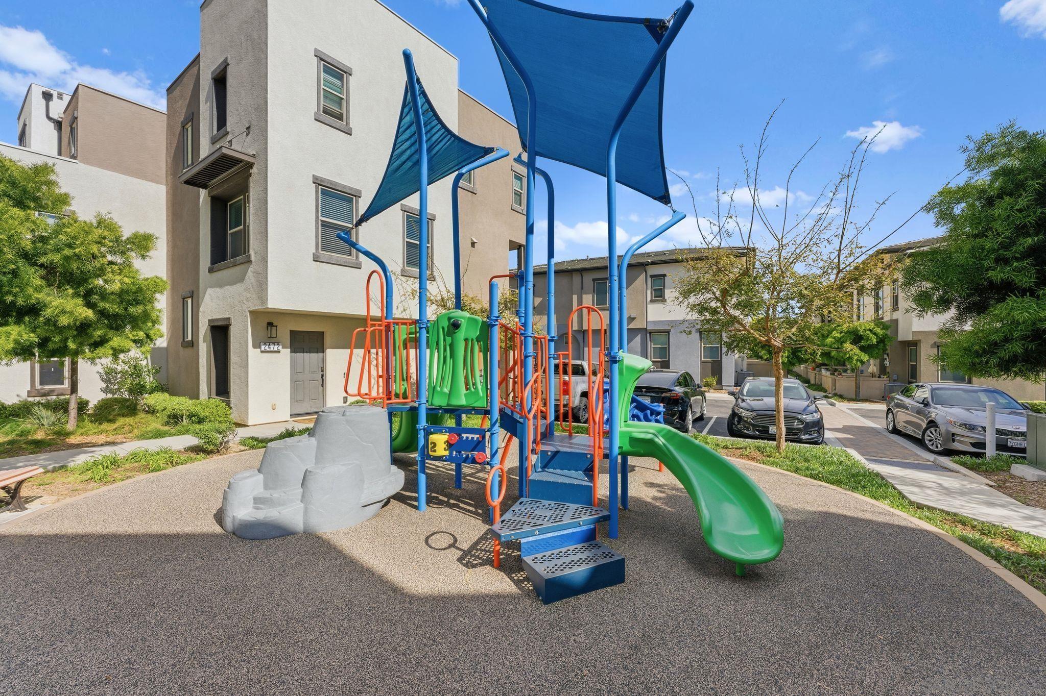 Detail Gallery Image 32 of 45 For 2464  Solara Lane, Vista,  CA 92081 - 3 Beds | 2/1 Baths