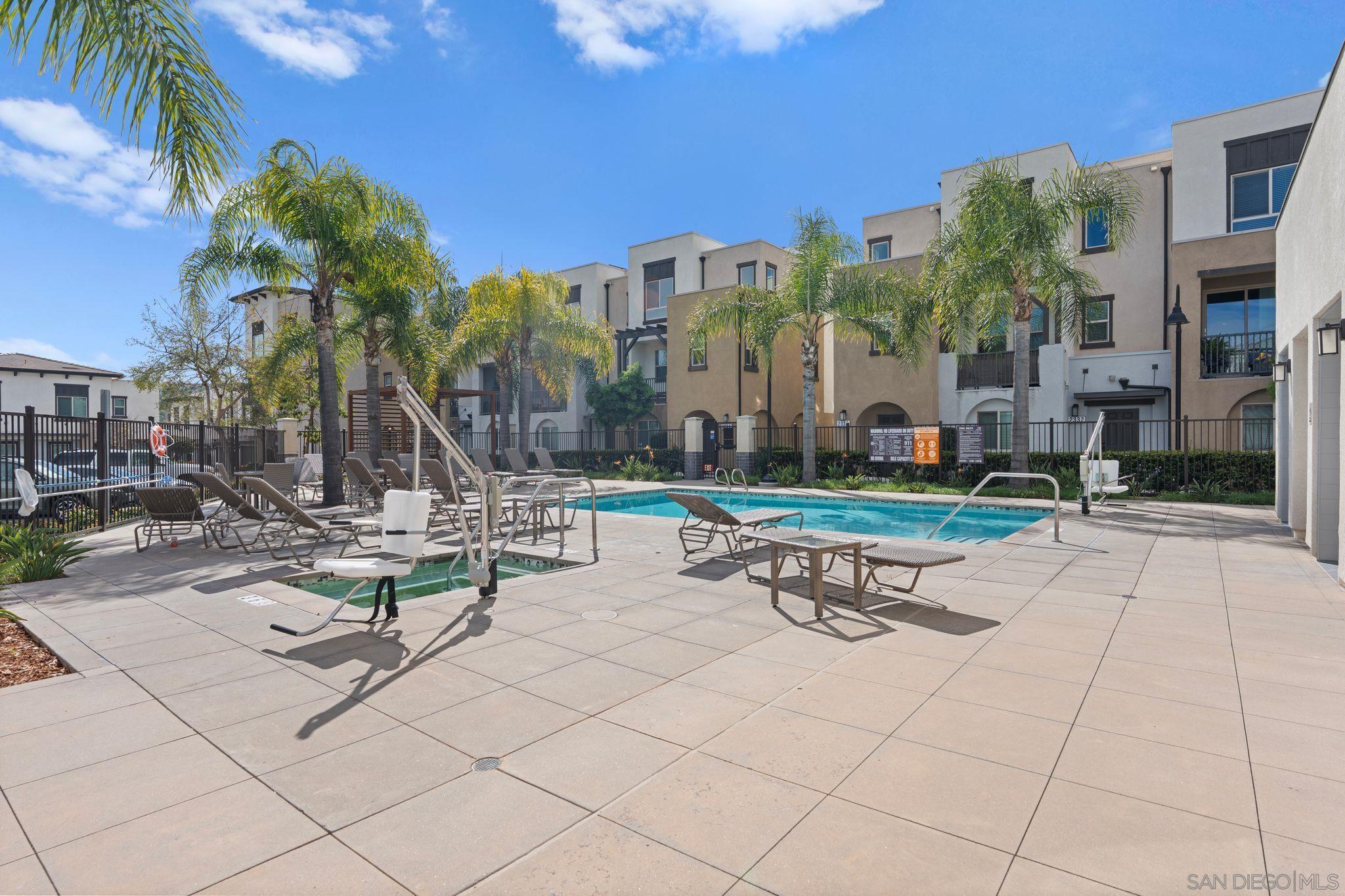 Detail Gallery Image 34 of 45 For 2464  Solara Lane, Vista,  CA 92081 - 3 Beds | 2/1 Baths