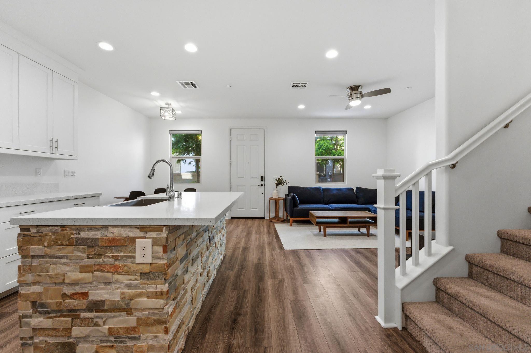 Detail Gallery Image 9 of 45 For 2464  Solara Lane, Vista,  CA 92081 - 3 Beds | 2/1 Baths