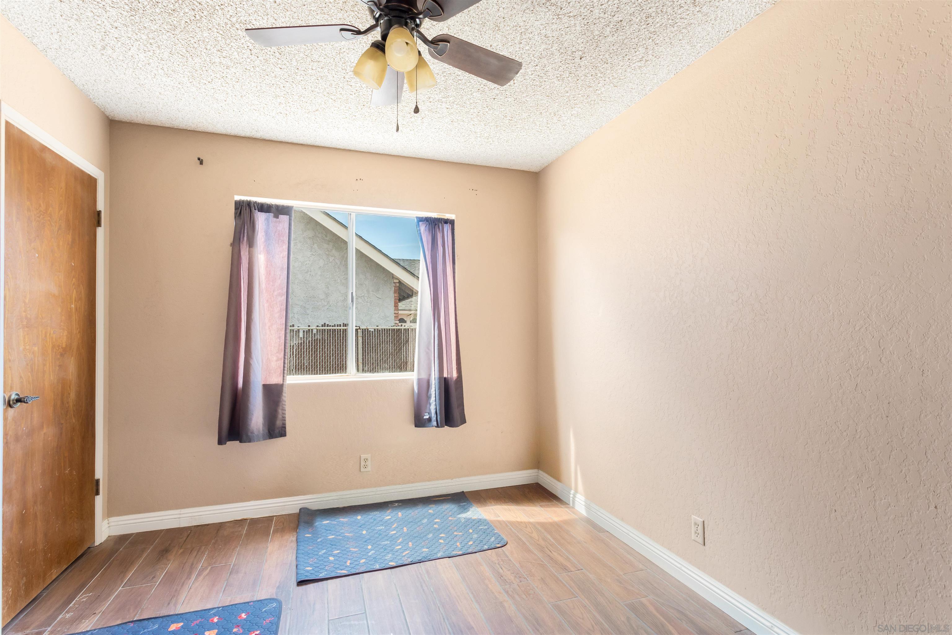 Detail Gallery Image 15 of 39 For 2910  Shadow Canyon Circle, Norco,  CA 92860 - 5 Beds | 2/1 Baths