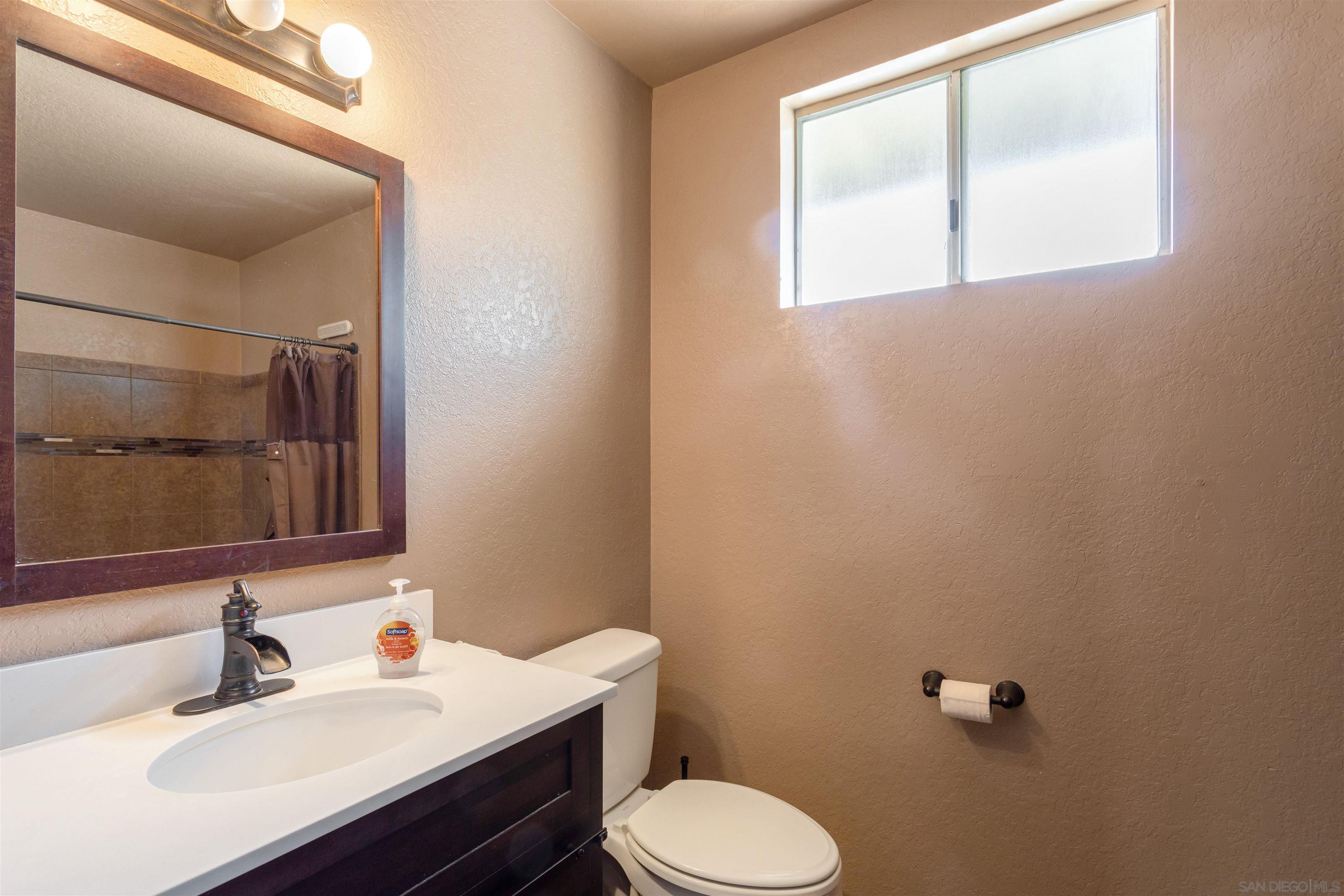 Detail Gallery Image 20 of 39 For 2910  Shadow Canyon Circle, Norco,  CA 92860 - 5 Beds | 2/1 Baths
