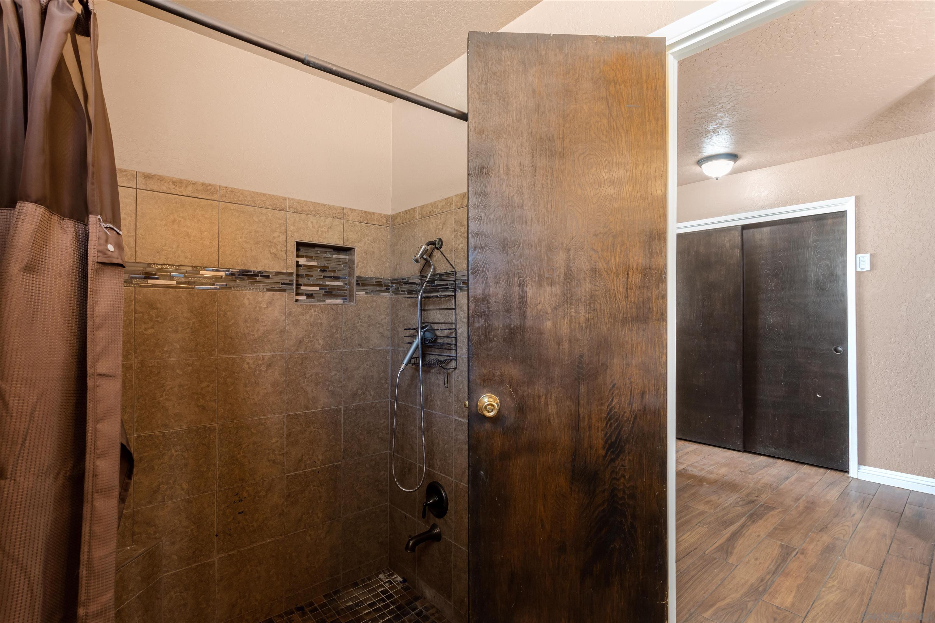 Detail Gallery Image 21 of 39 For 2910  Shadow Canyon Circle, Norco,  CA 92860 - 5 Beds | 2/1 Baths