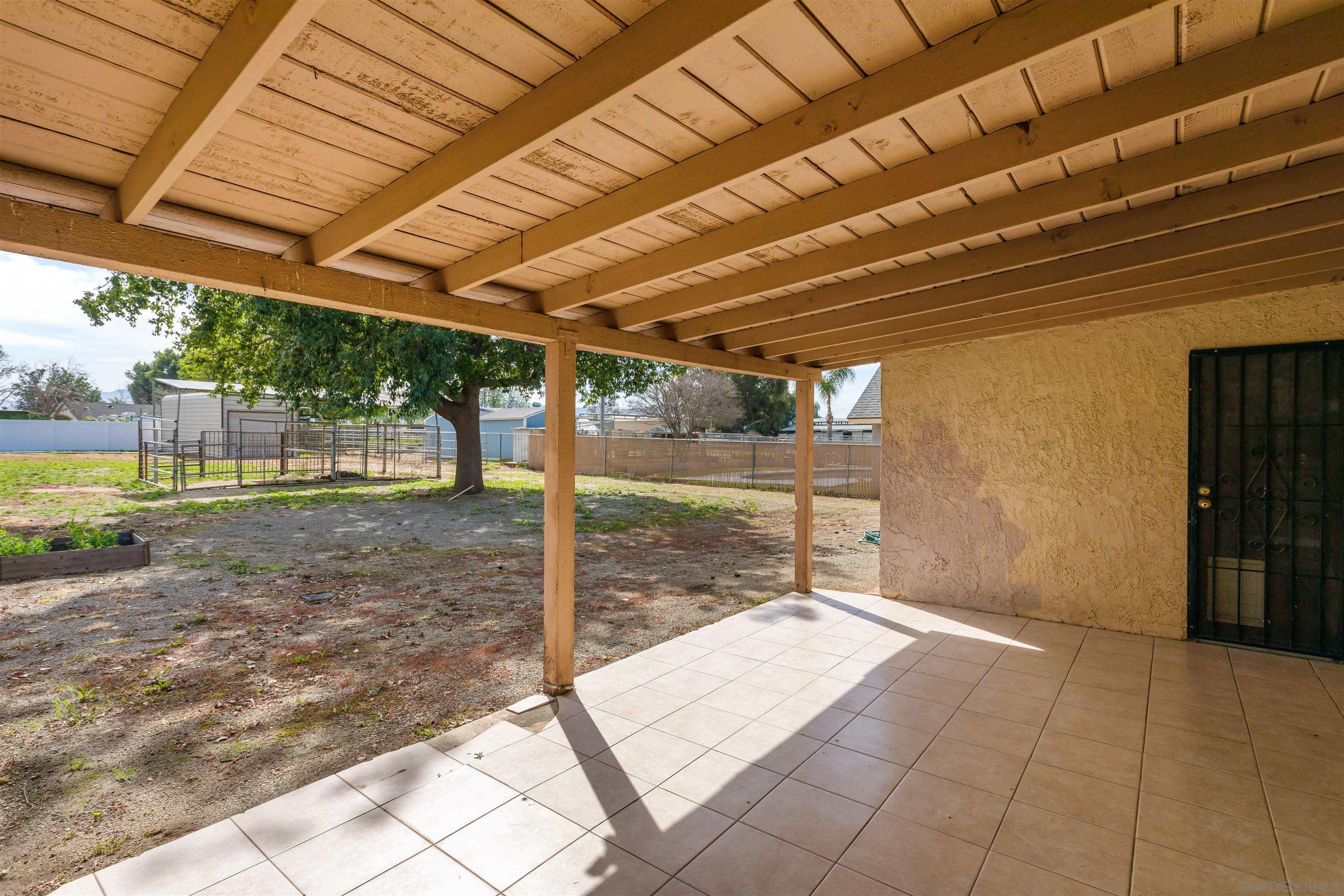 Detail Gallery Image 27 of 39 For 2910  Shadow Canyon Circle, Norco,  CA 92860 - 5 Beds | 2/1 Baths