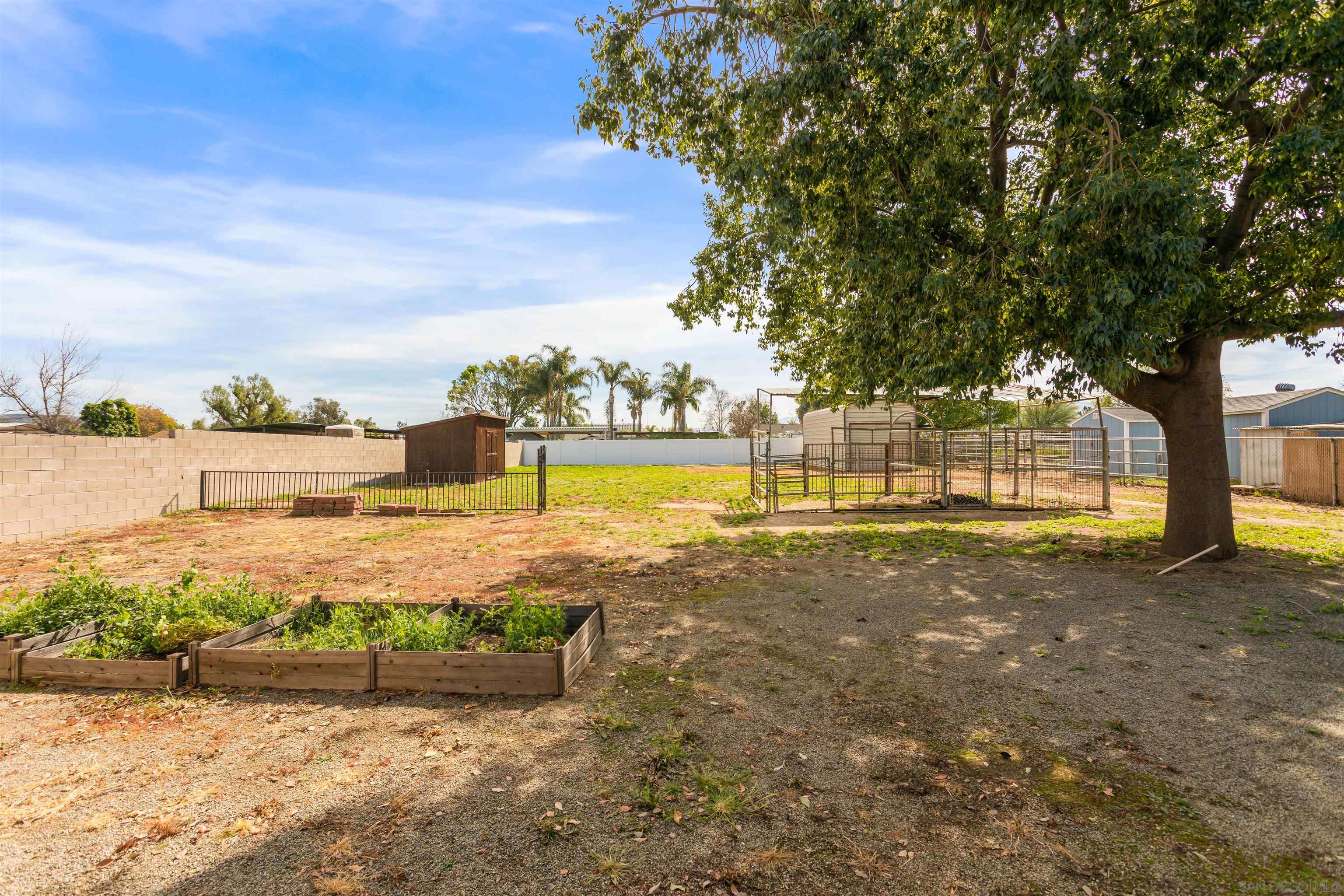 Detail Gallery Image 28 of 39 For 2910  Shadow Canyon Circle, Norco,  CA 92860 - 5 Beds | 2/1 Baths