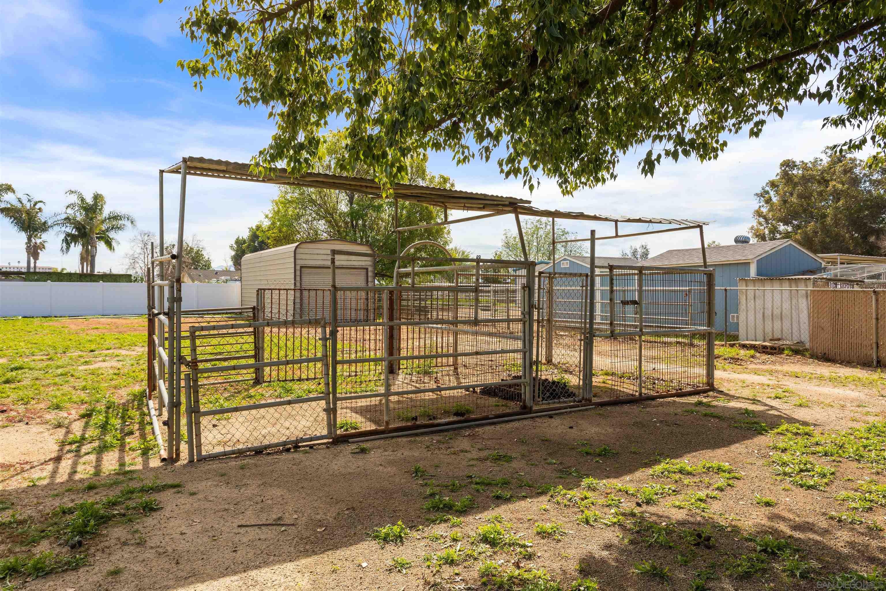 Detail Gallery Image 29 of 39 For 2910  Shadow Canyon Circle, Norco,  CA 92860 - 5 Beds | 2/1 Baths