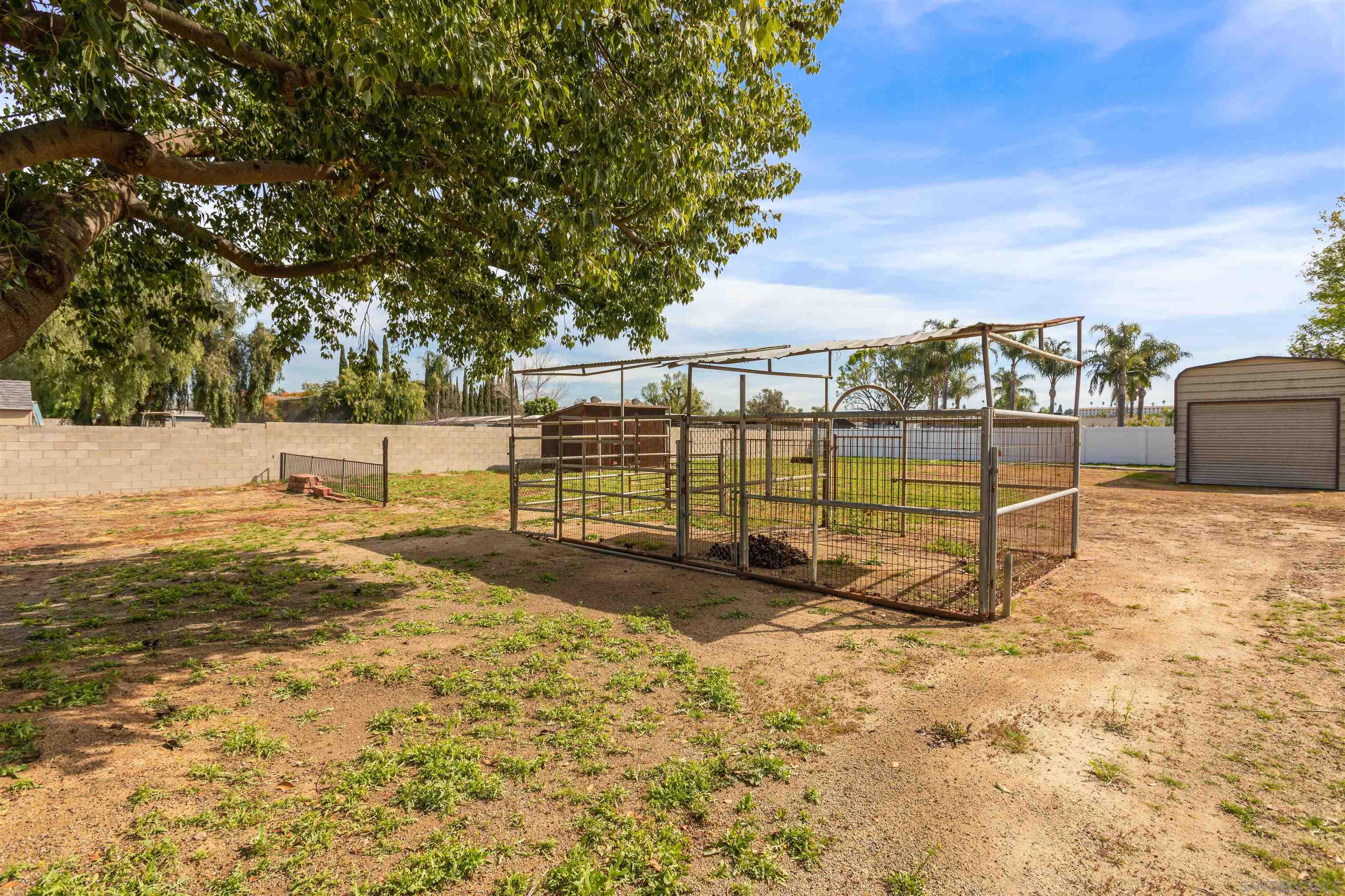 Detail Gallery Image 30 of 39 For 2910  Shadow Canyon Circle, Norco,  CA 92860 - 5 Beds | 2/1 Baths