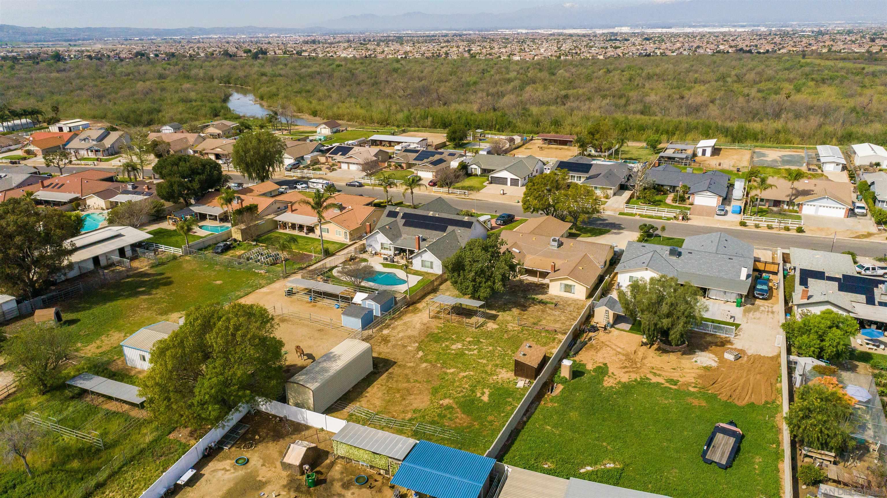 Detail Gallery Image 36 of 39 For 2910  Shadow Canyon Circle, Norco,  CA 92860 - 5 Beds | 2/1 Baths