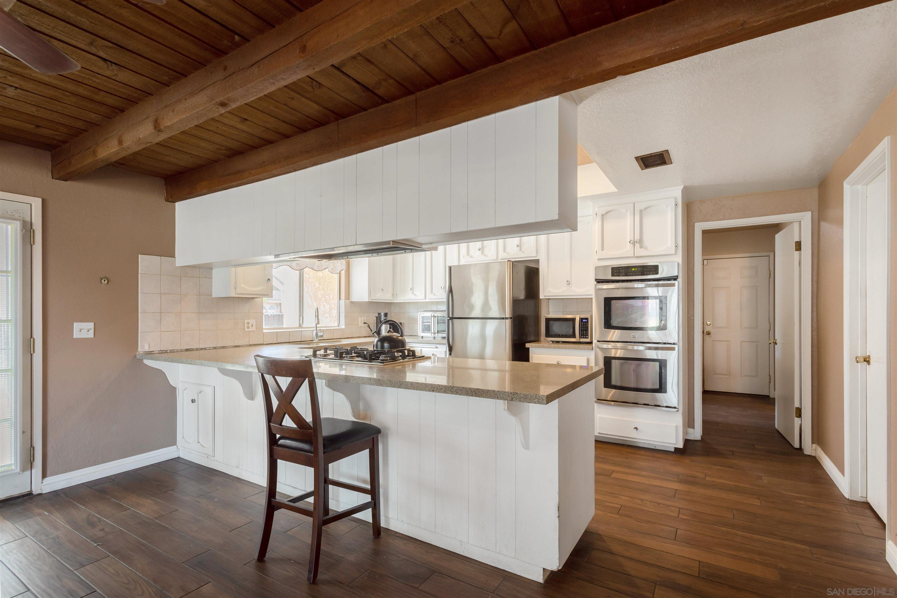 Detail Gallery Image 10 of 39 For 2910  Shadow Canyon Circle, Norco,  CA 92860 - 5 Beds | 2/1 Baths