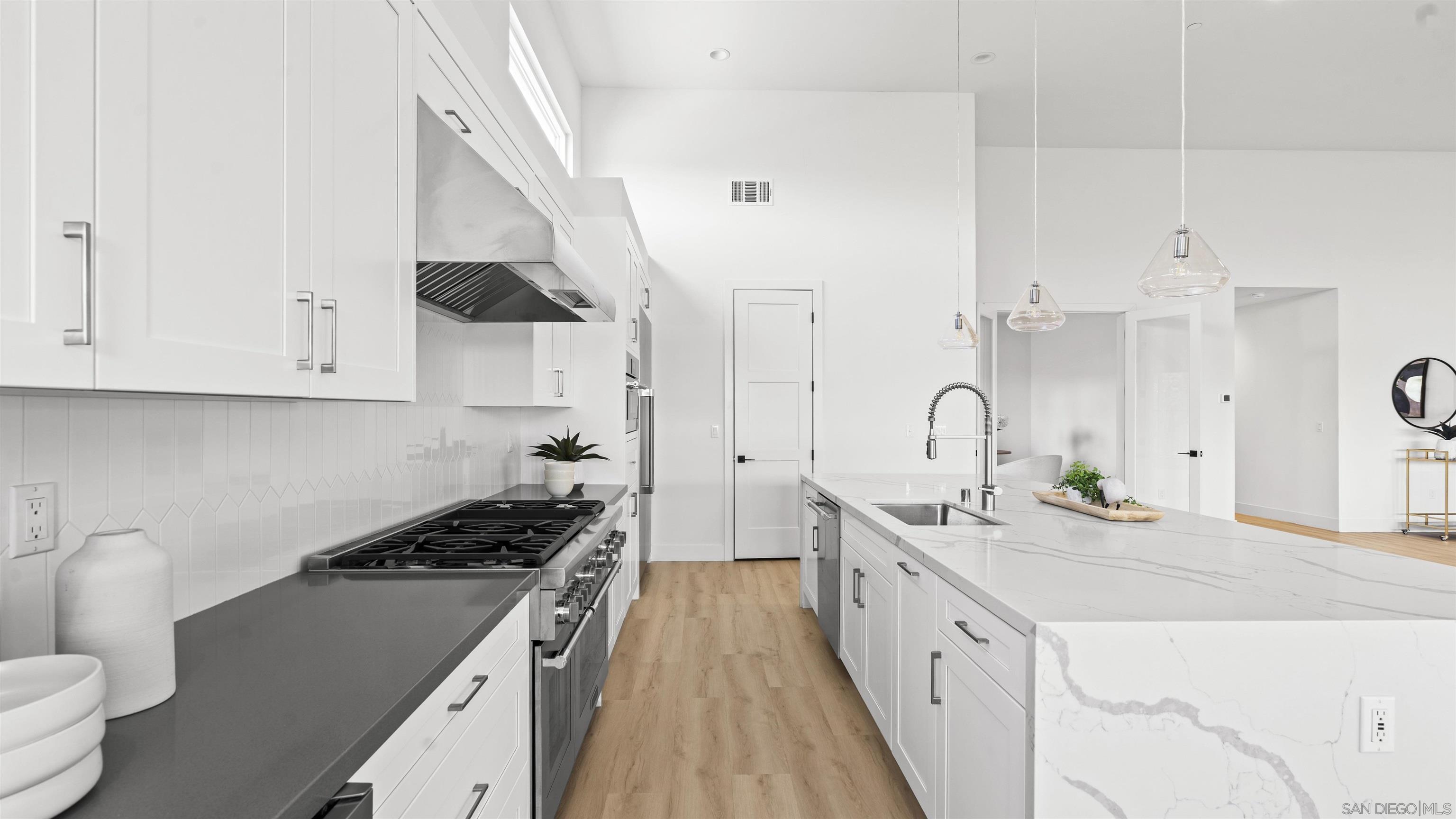 Detail Gallery Image 13 of 53 For 16925  Old Coach Rd, Poway,  CA 92064 - 6 Beds | 4/1 Baths