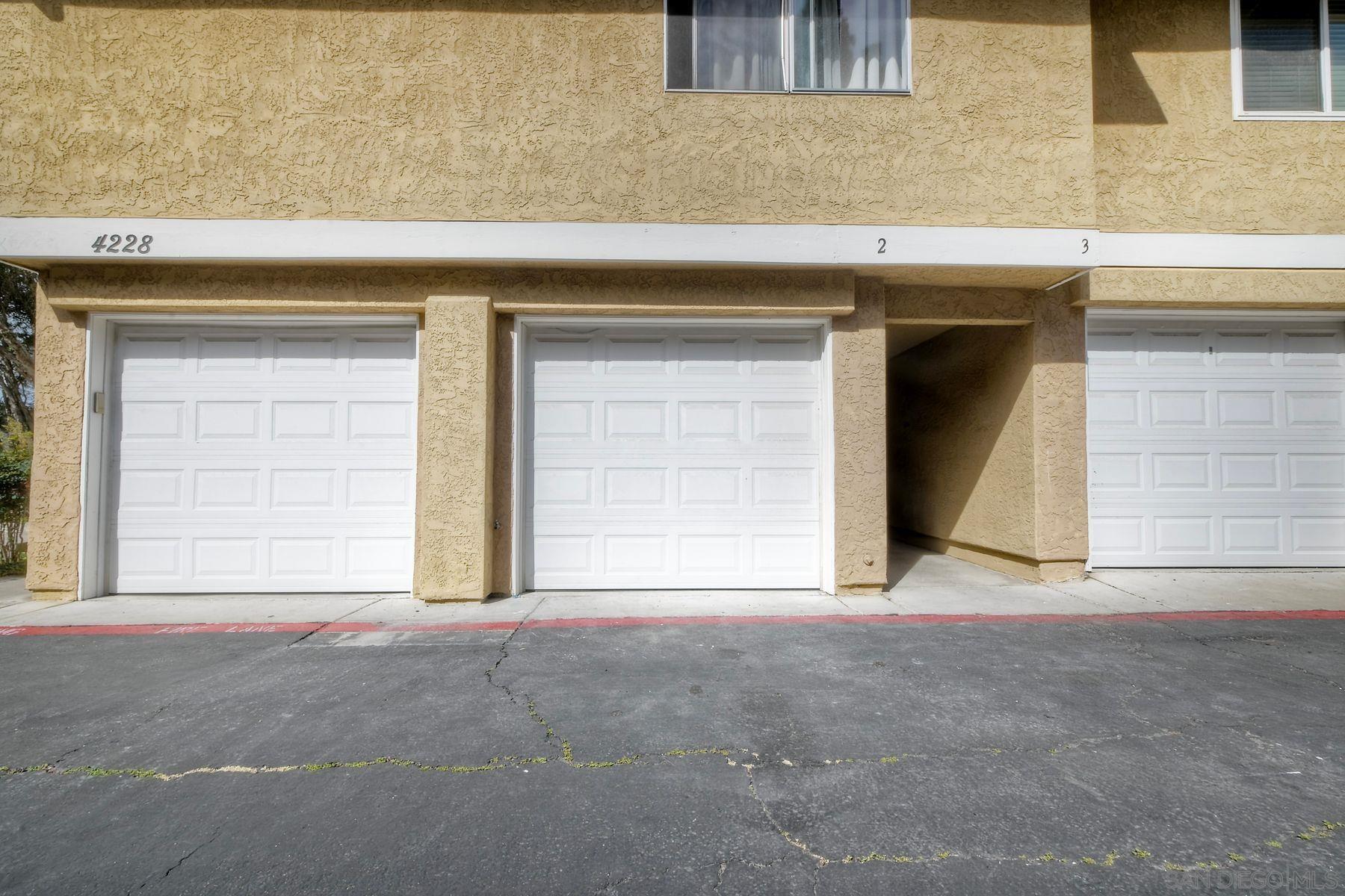 Detail Gallery Image 12 of 15 For 4228  Vista Del Rio Way  #2,  Oceanside,  CA 92057 - 2 Beds | 2/1 Baths