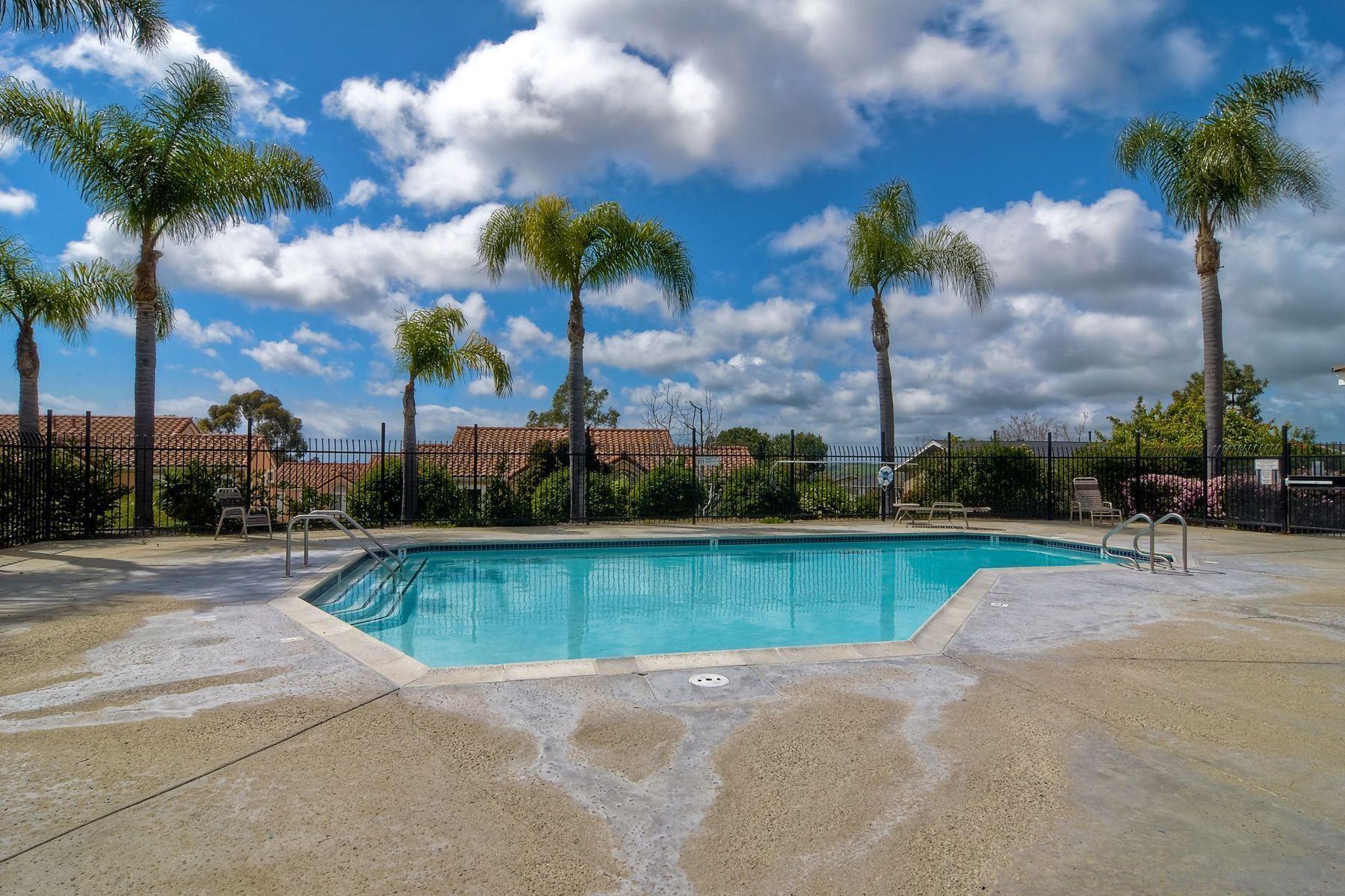 Detail Gallery Image 15 of 15 For 4228  Vista Del Rio Way  #2,  Oceanside,  CA 92057 - 2 Beds | 2/1 Baths