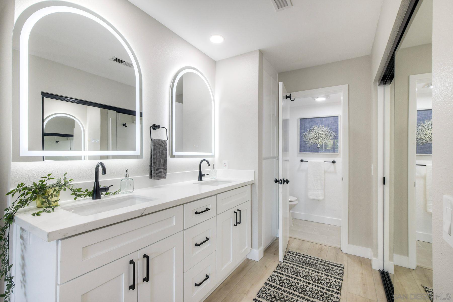 Detail Gallery Image 9 of 15 For 4228  Vista Del Rio Way  #2,  Oceanside,  CA 92057 - 2 Beds | 2/1 Baths