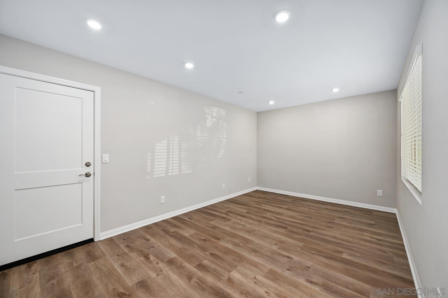 Detail Gallery Image 16 of 30 For 1515  Fig Tree Way, Oceanside,  CA 92056 - 3 Beds | 2/1 Baths