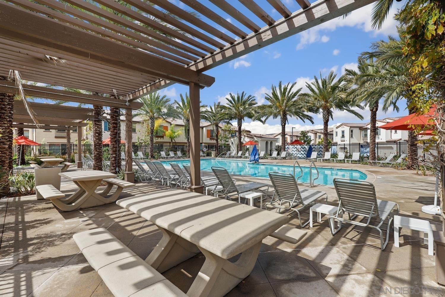 Detail Gallery Image 28 of 30 For 1515  Fig Tree Way, Oceanside,  CA 92056 - 3 Beds | 2/1 Baths