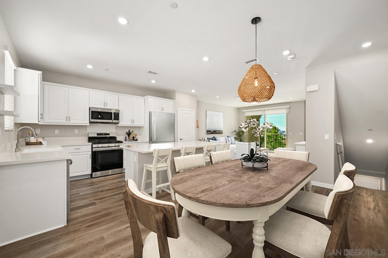 Detail Gallery Image 8 of 30 For 1515  Fig Tree Way, Oceanside,  CA 92056 - 3 Beds | 2/1 Baths