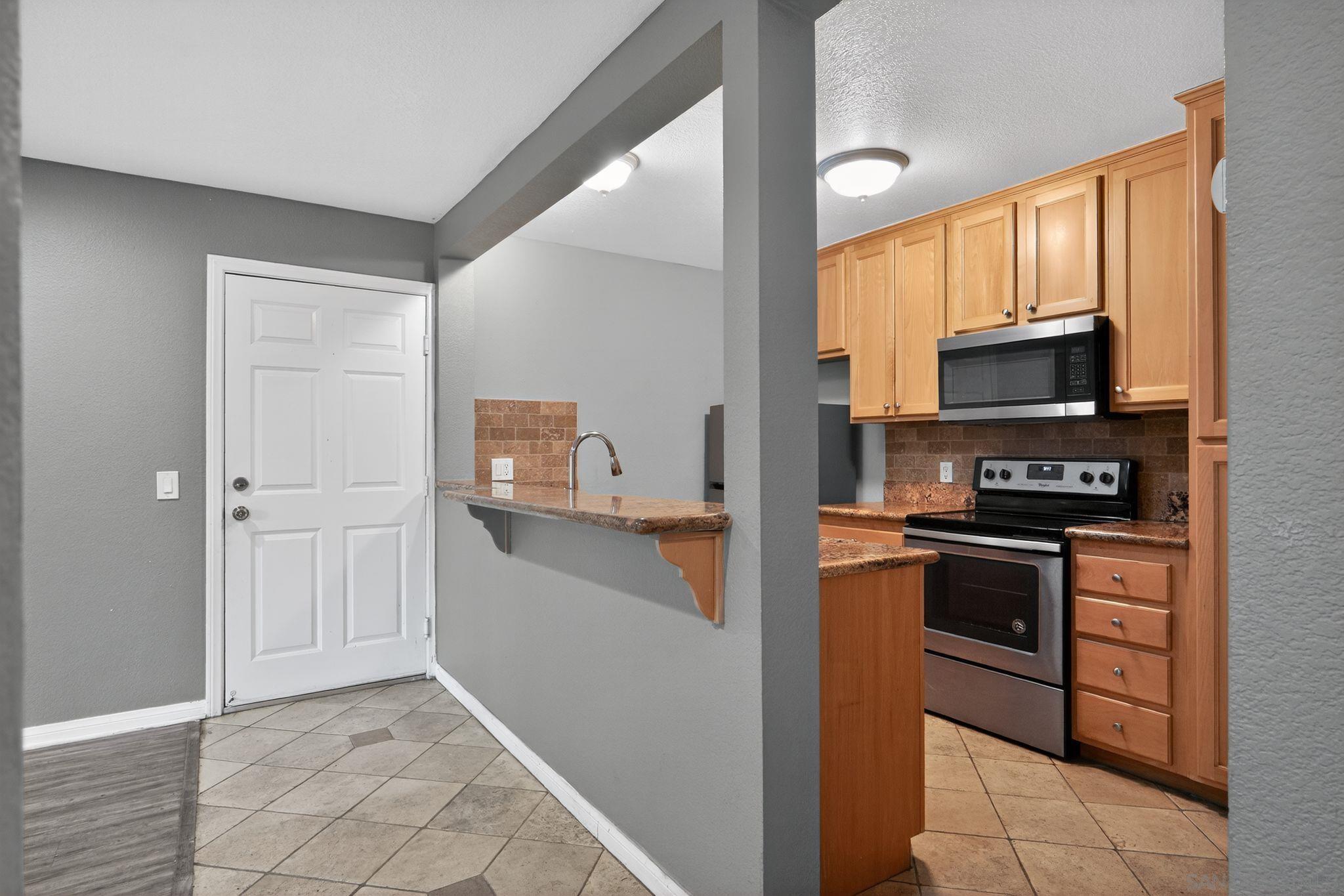 Detail Gallery Image 4 of 31 For 9860  Dale Ave  #B9,  Spring Valley,  CA 91977 - 1 Beds | 1 Baths